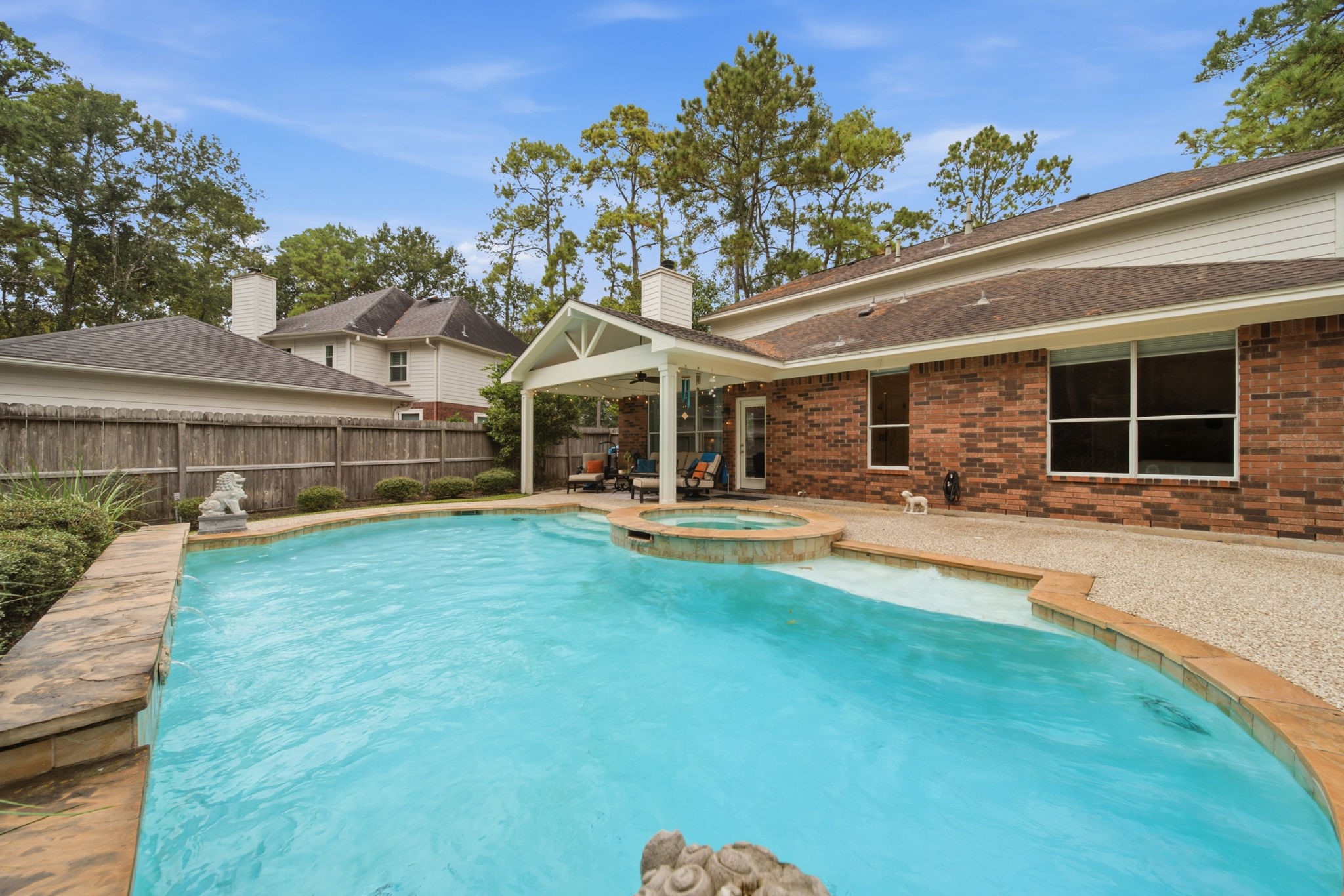 99 E Sterling Pond Circle, The Woodlands, TX 77382