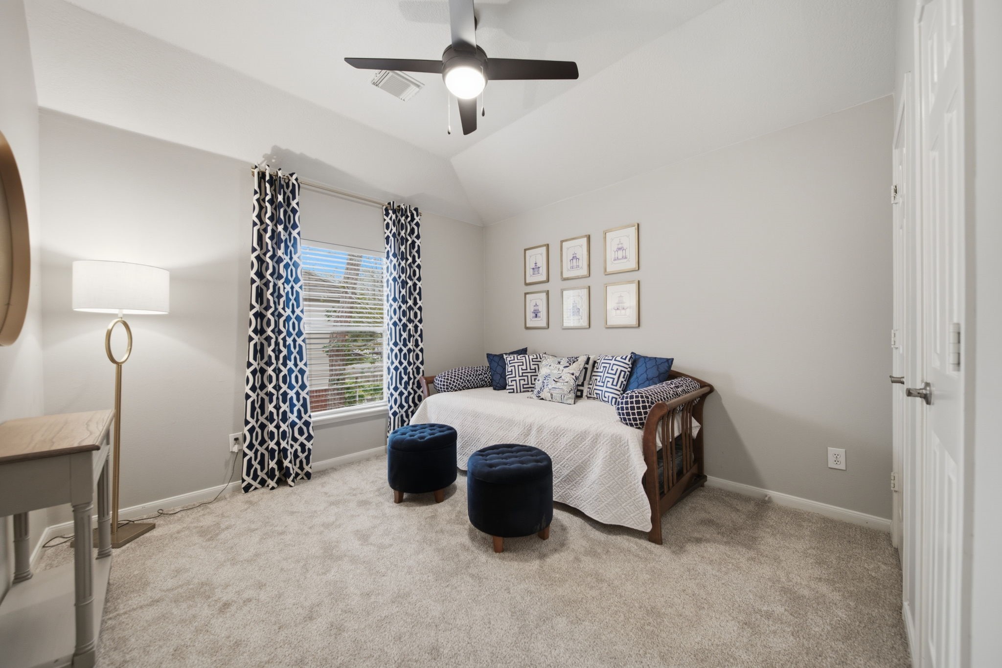 99 E Sterling Pond Circle, The Woodlands, TX 77382