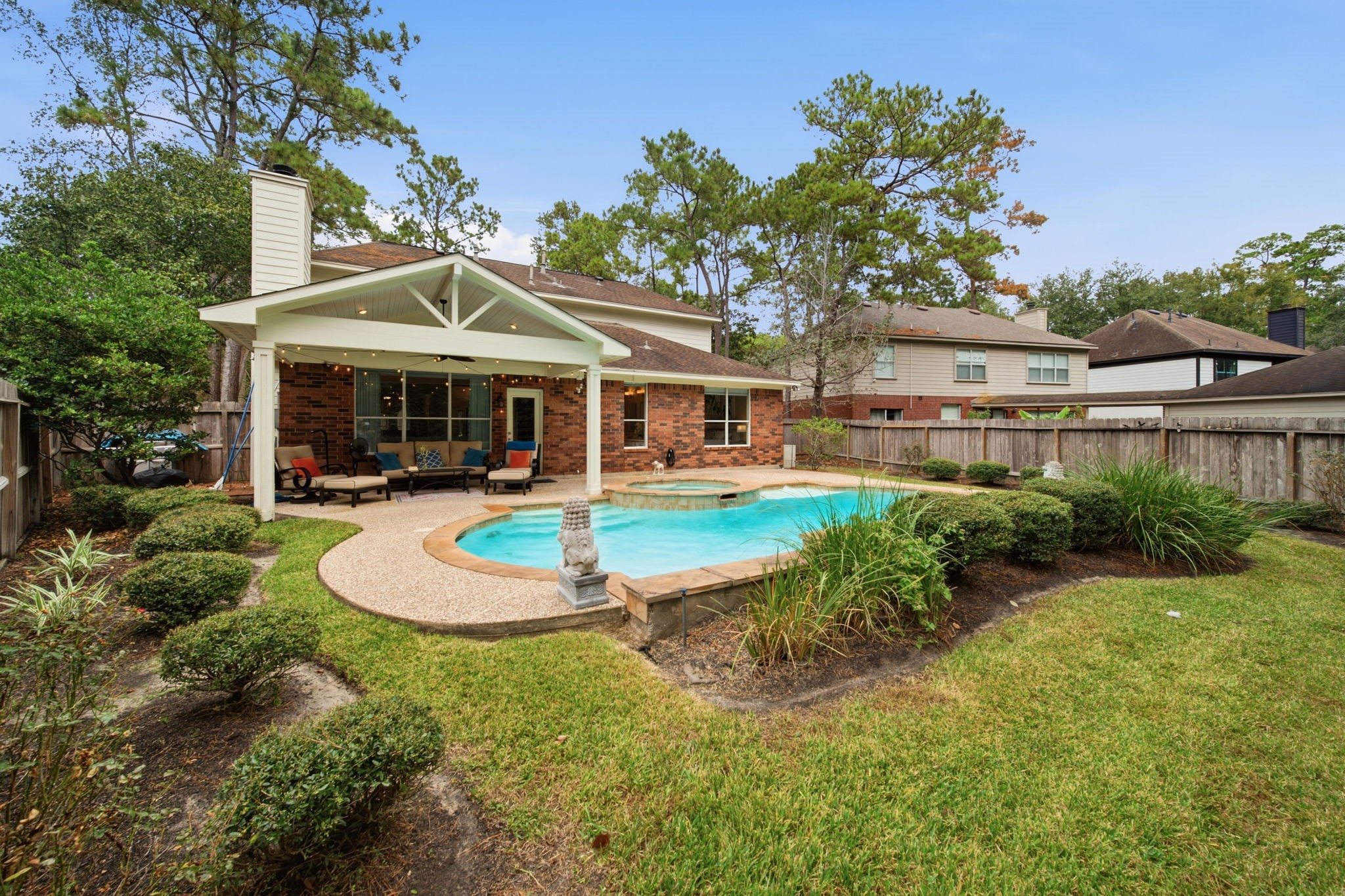 99 E Sterling Pond Circle, The Woodlands, TX 77382