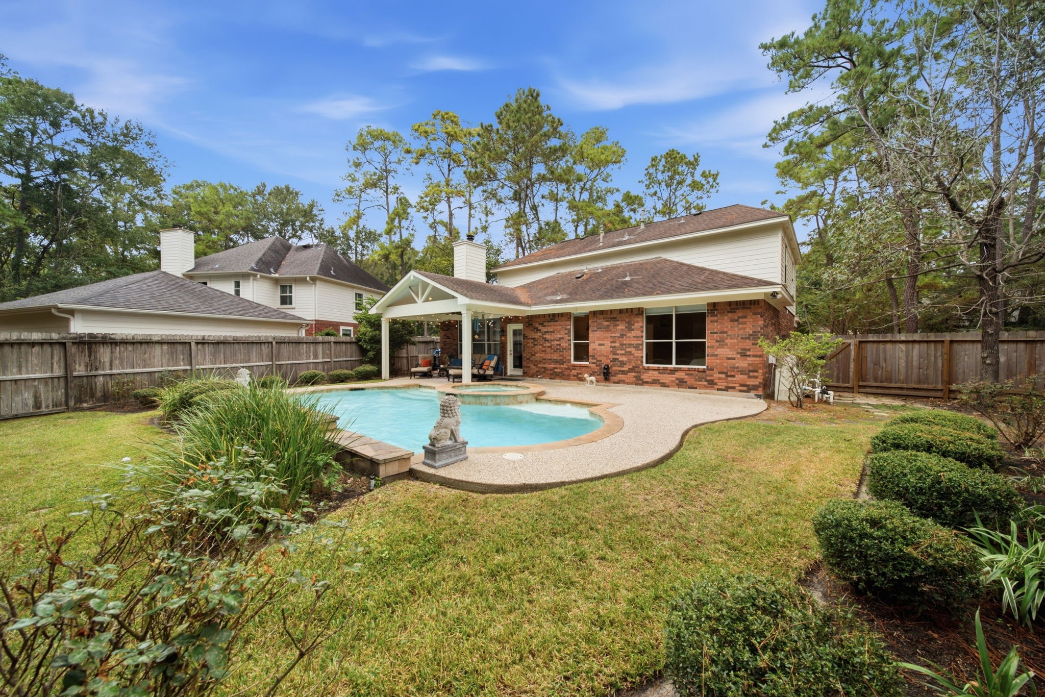 99 E Sterling Pond Circle, The Woodlands, TX 77382