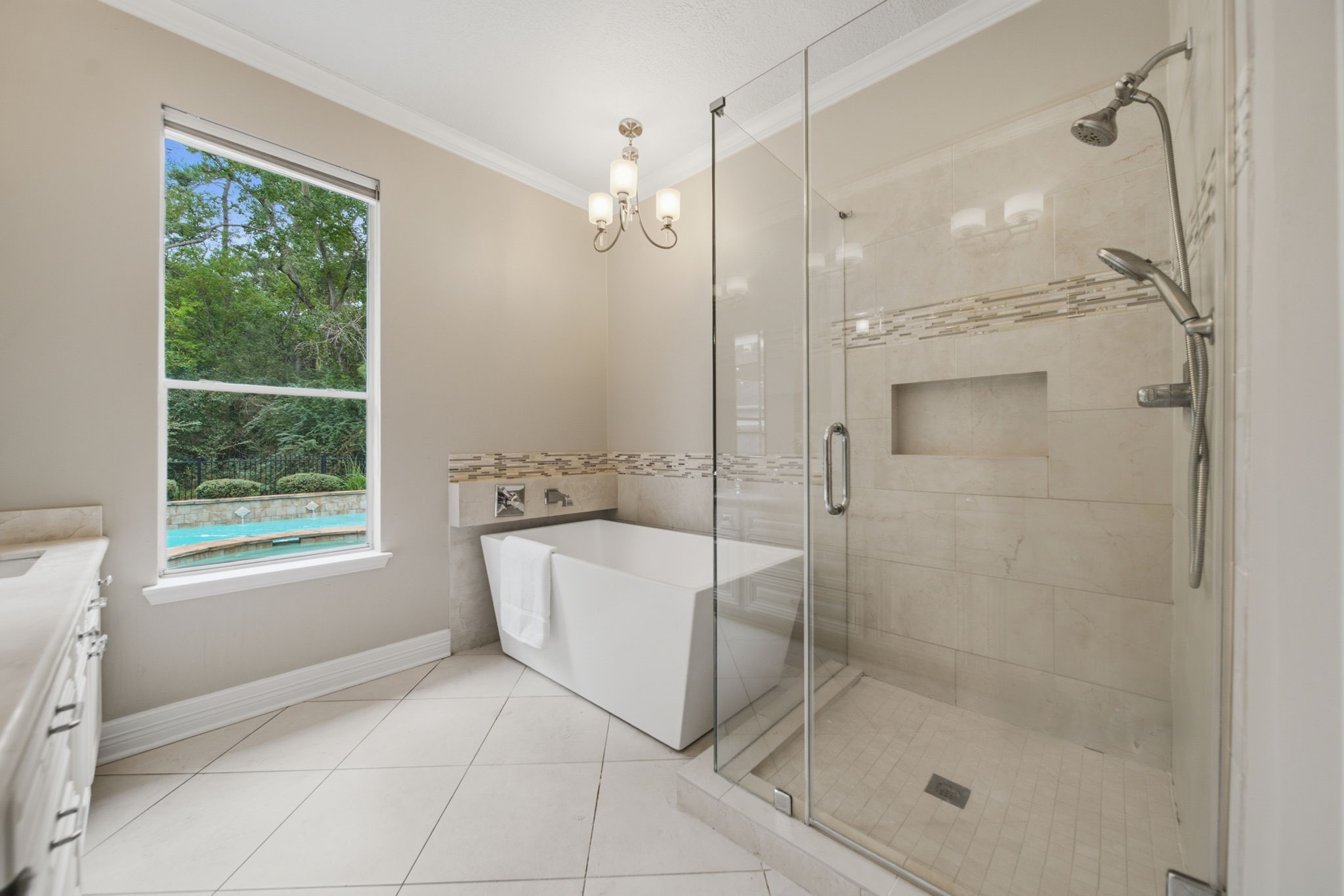 99 E Sterling Pond Circle, The Woodlands, TX 77382