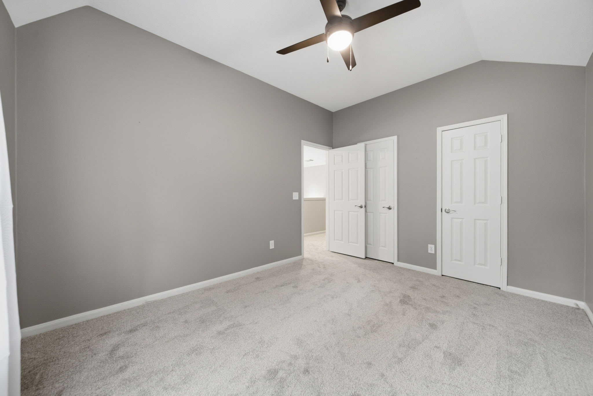 99 E Sterling Pond Circle, The Woodlands, TX 77382