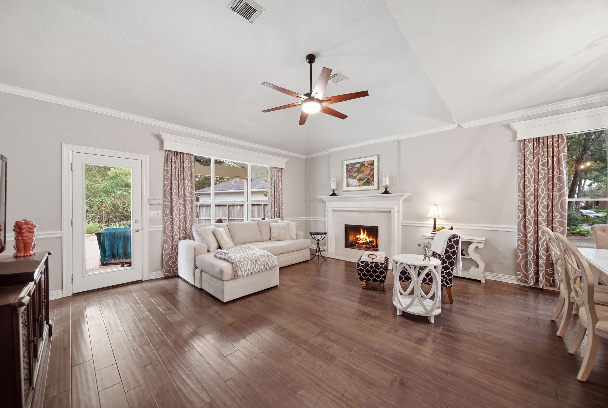 99 E Sterling Pond Circle, The Woodlands, TX 77382