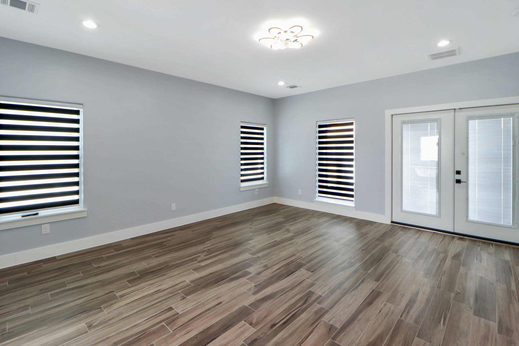 3027 Clinton Drive, Houston, TX 77020