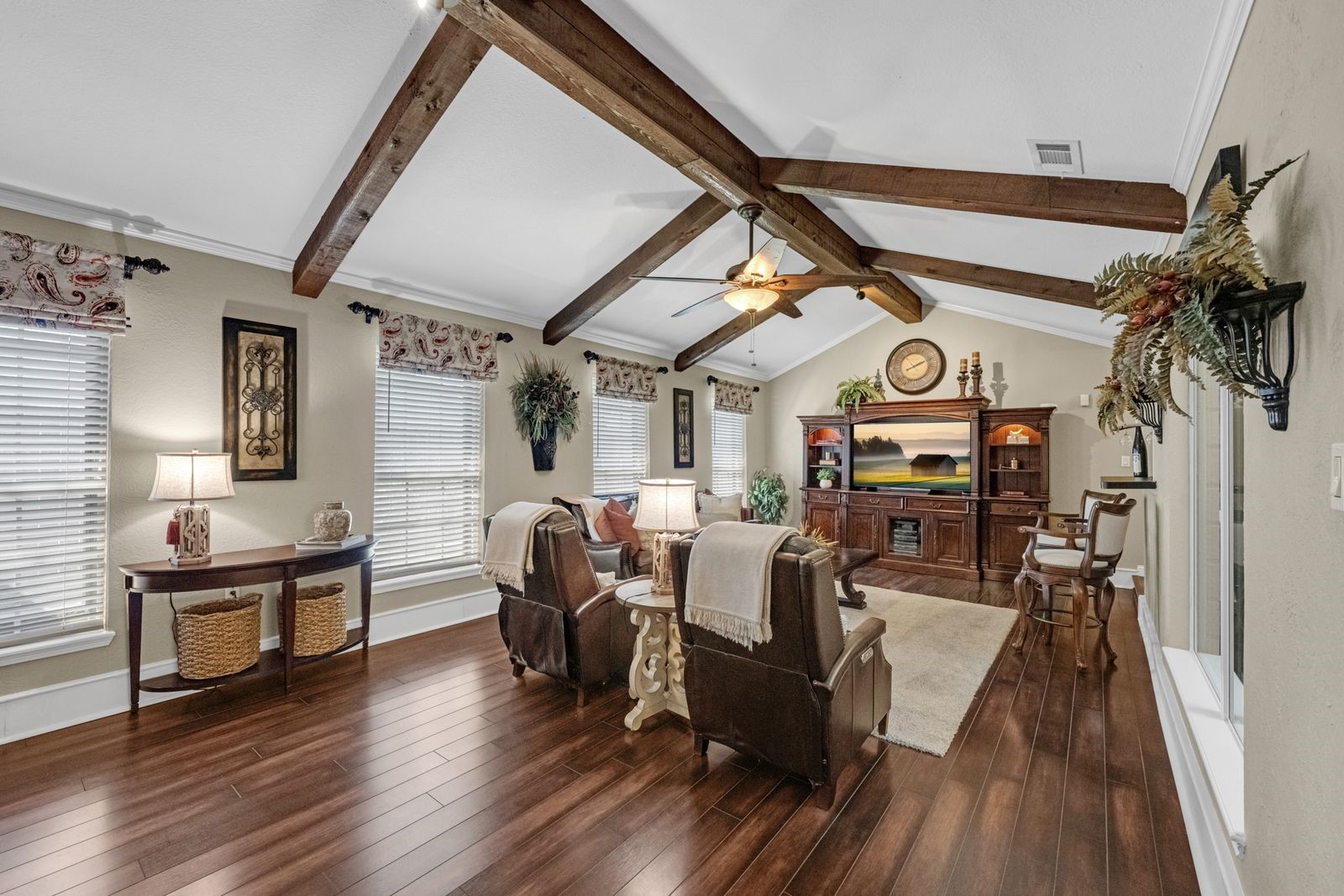 16043 Spinnaker Drive, Crosby, TX 77532