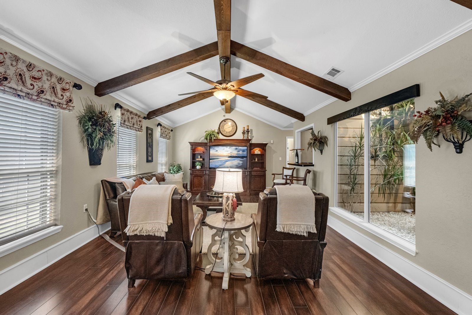 16043 Spinnaker Drive, Crosby, TX 77532