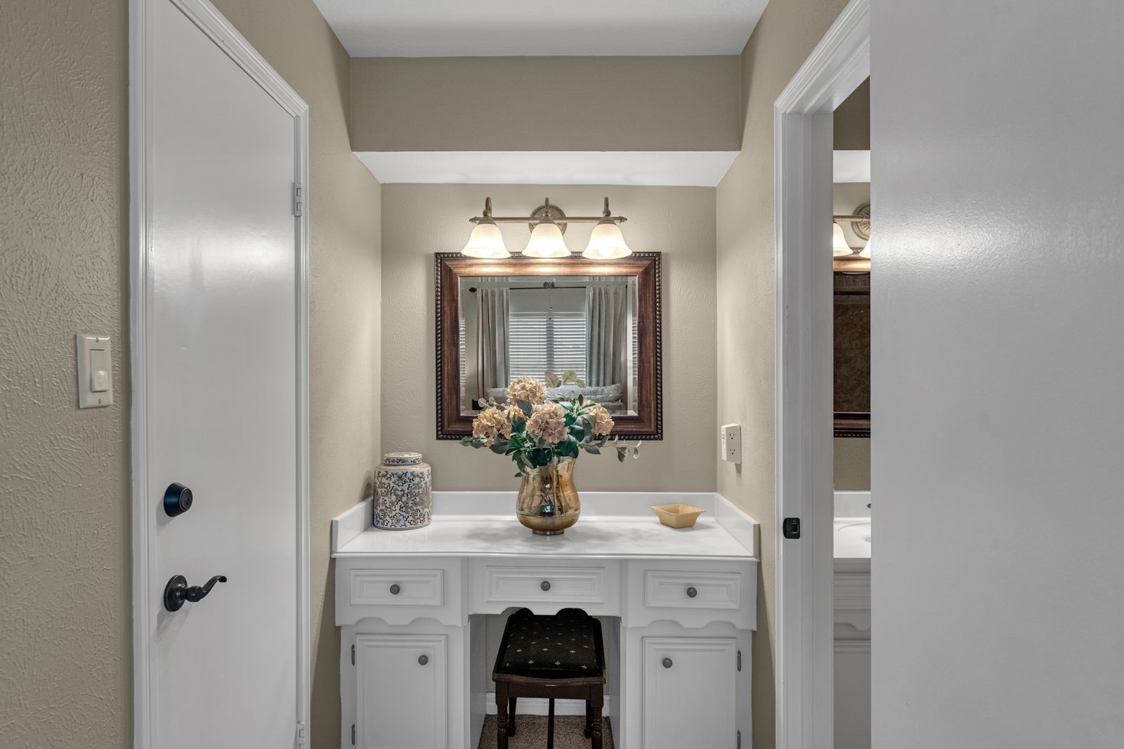 16043 Spinnaker Drive, Crosby, TX 77532