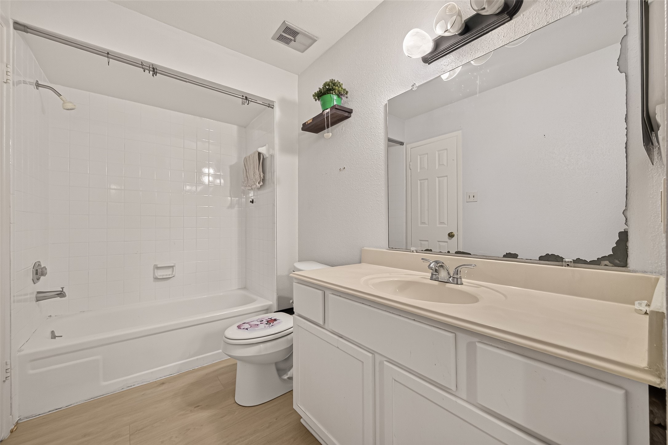 16111 Aspenglenn Drive, #208, Houston, TX 77084