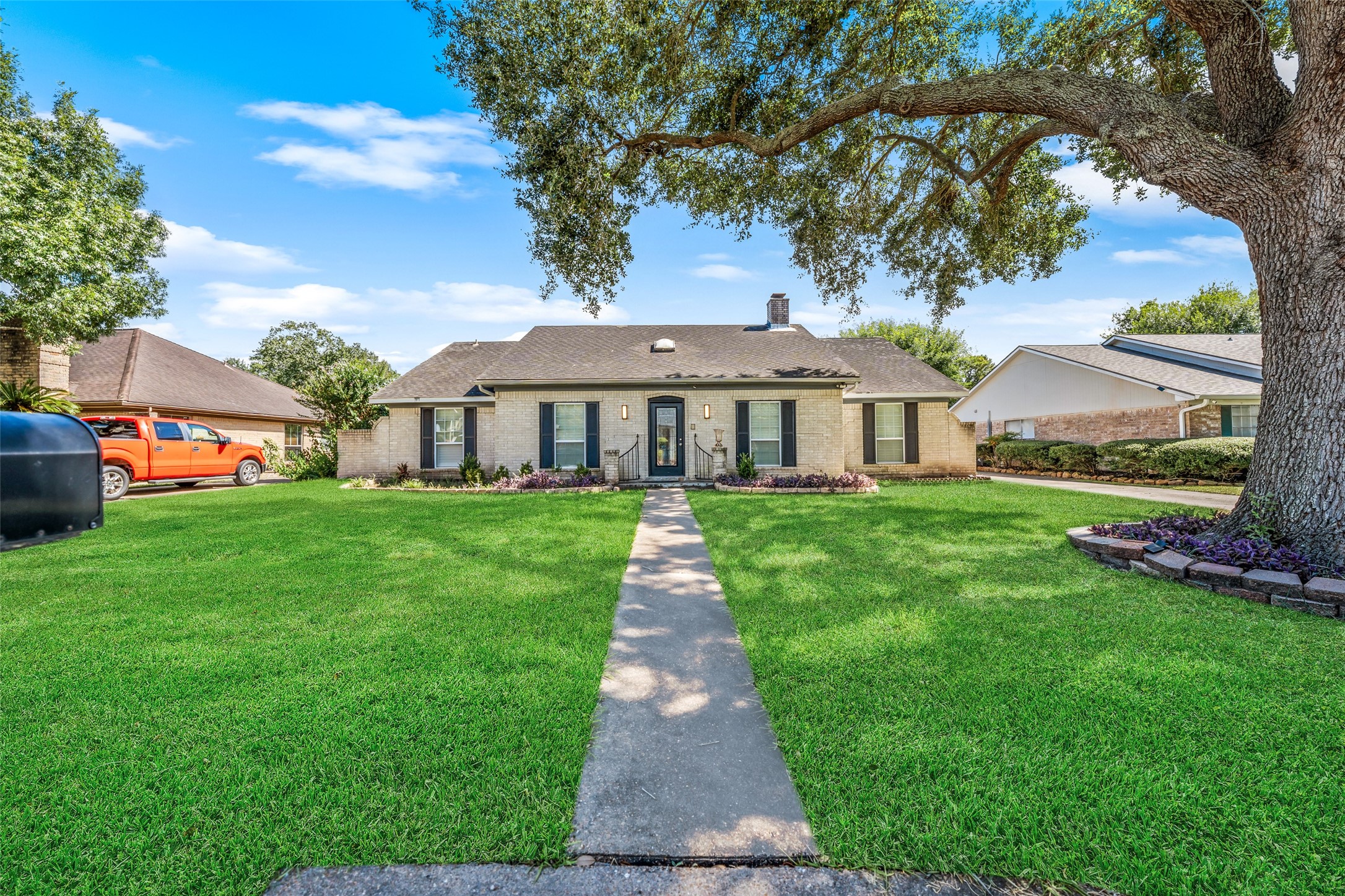 3211 N Park Drive, Missouri City, TX 77459 3211 N Park Drive, Missouri City, TX 77459