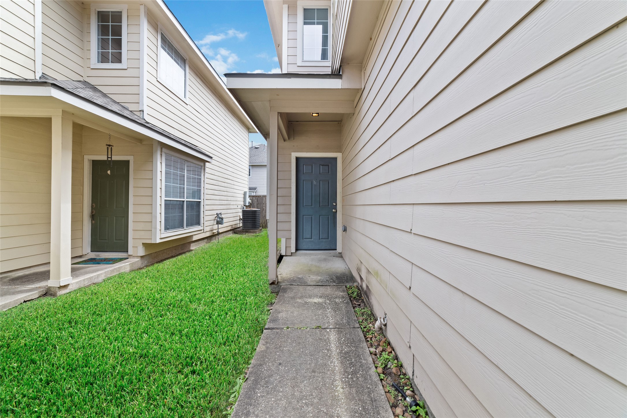 8734 Rainglen Lane, Houston, TX 77044