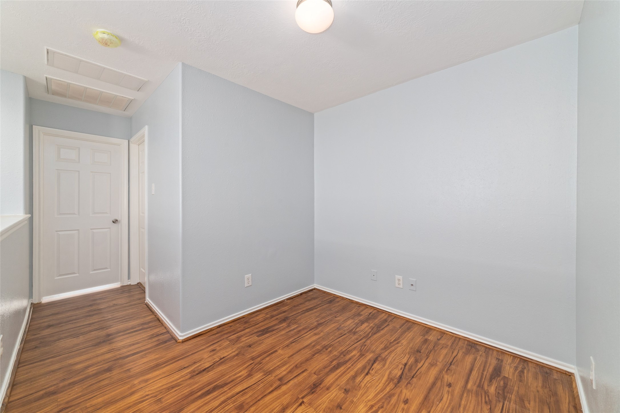 8734 Rainglen Lane, Houston, TX 77044