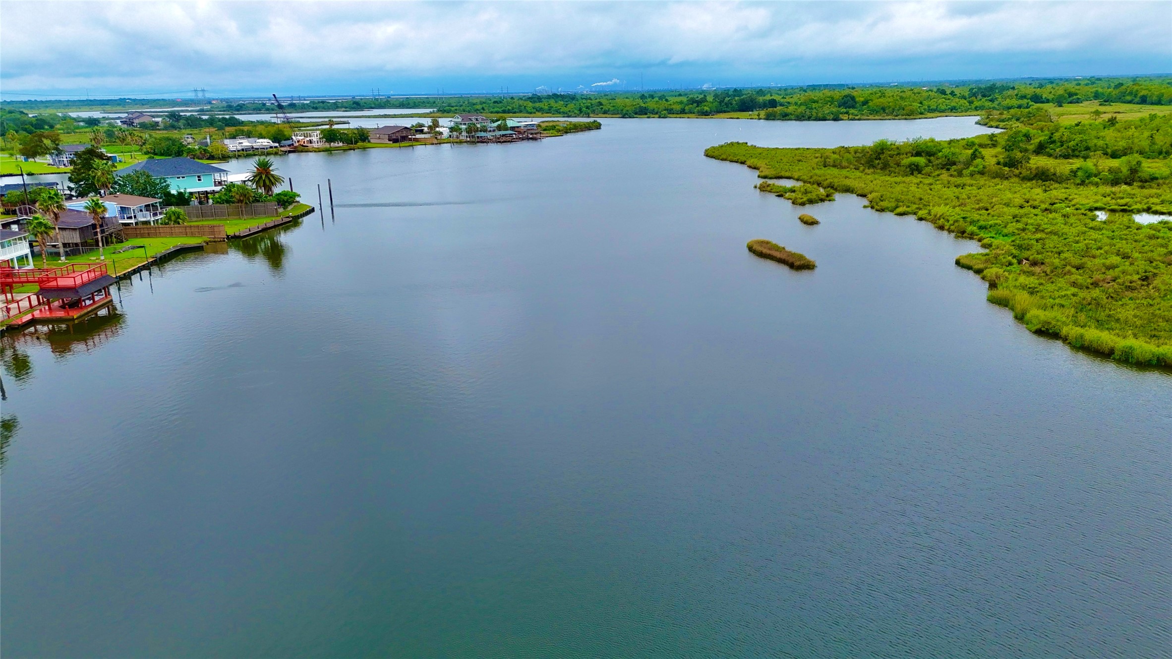 Expansive open water views looking out across the surrounding bayou and marshland. Expansive open water views looking out across the surrounding bayou and marshland.