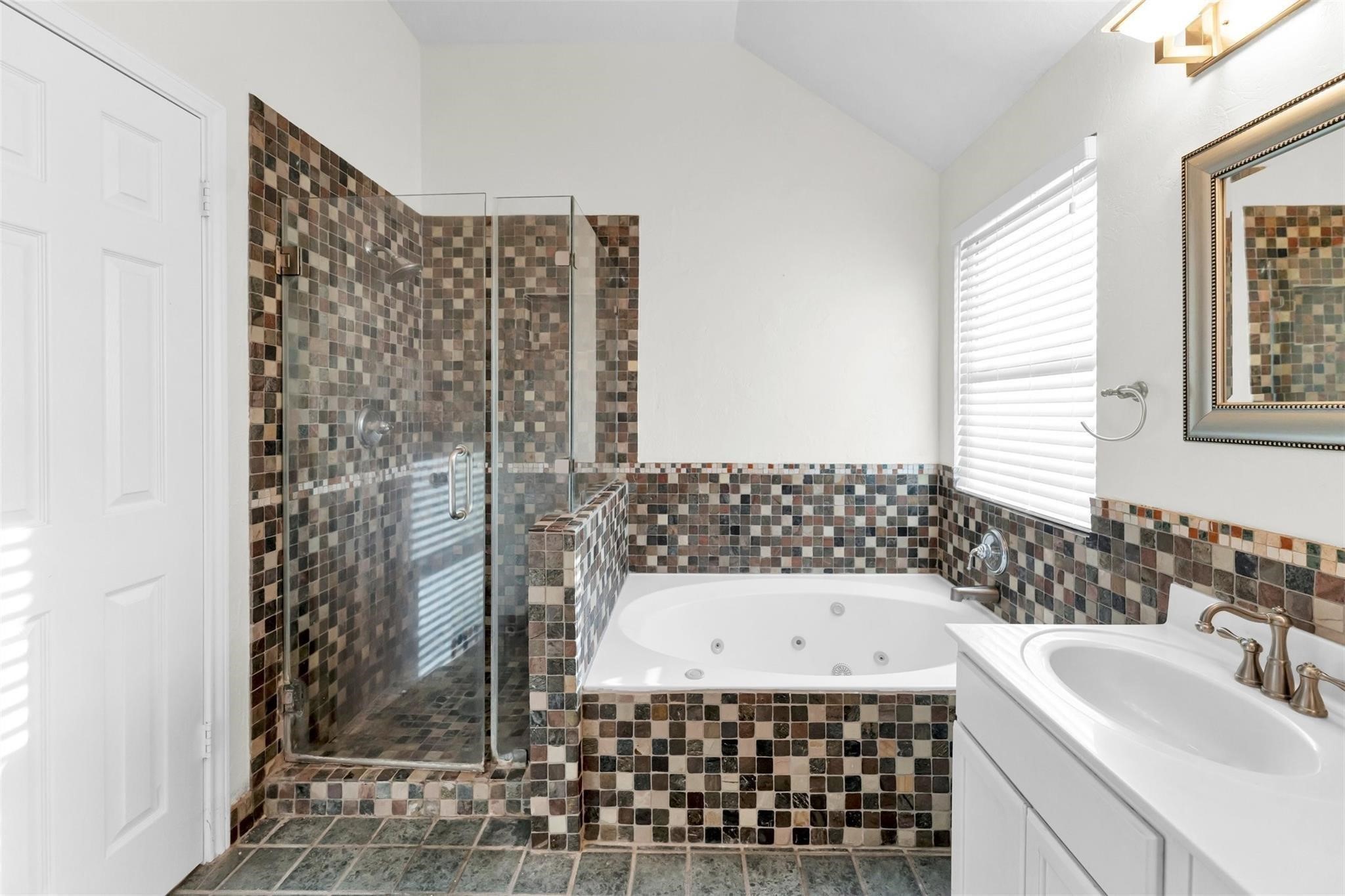 18 Dover Drive, Conroe, TX 77304
