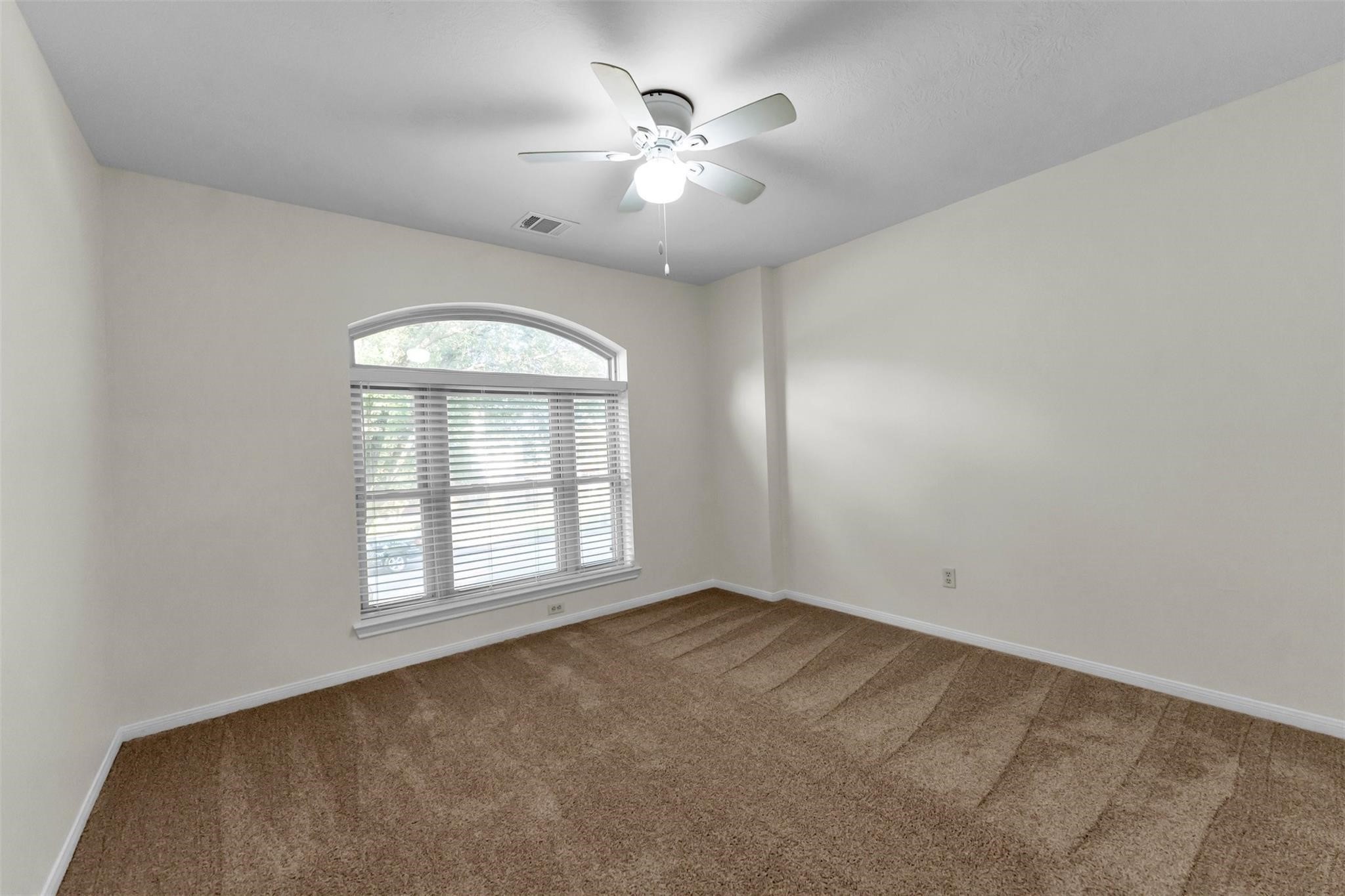 18 Dover Drive, Conroe, TX 77304