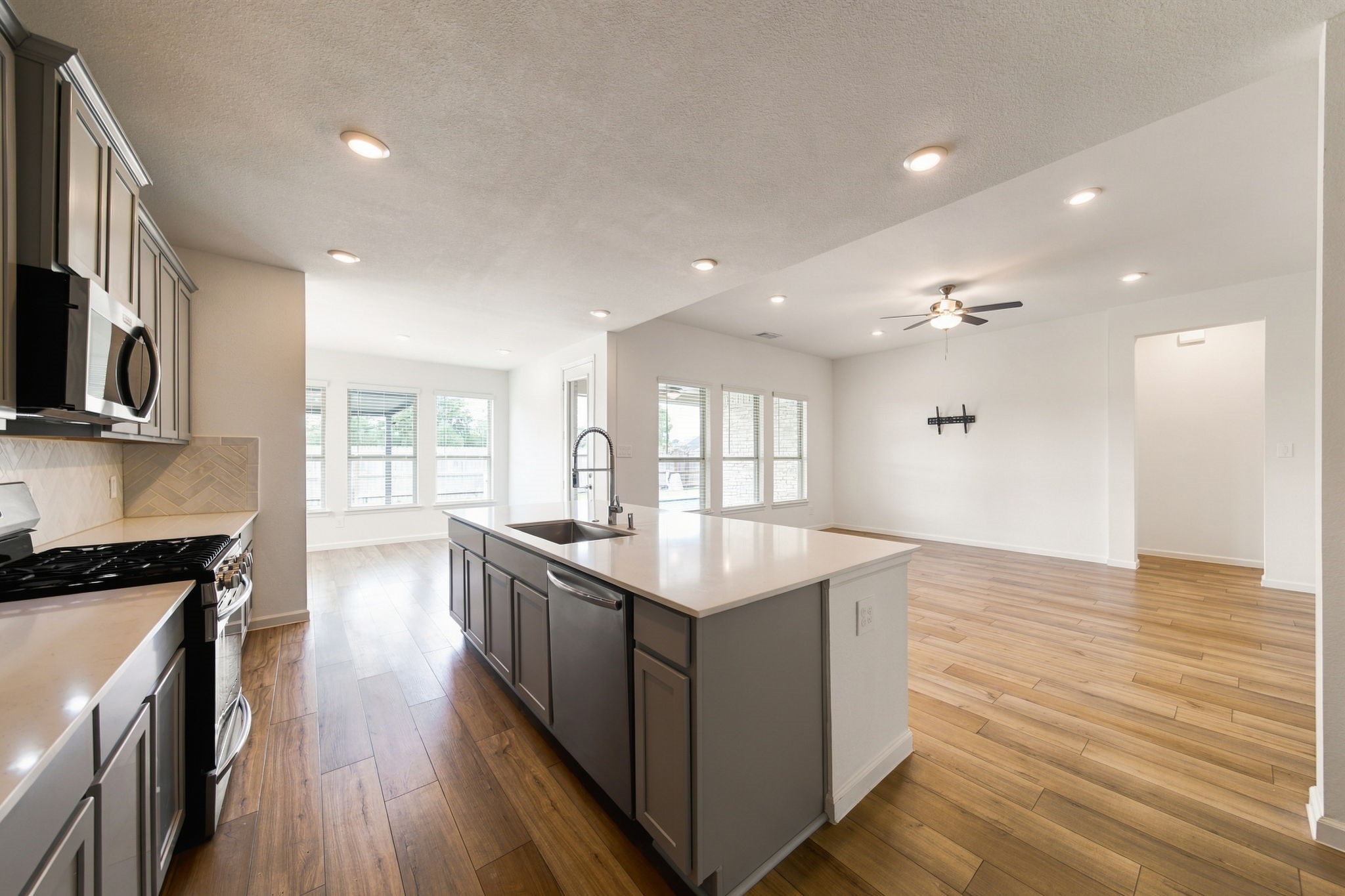 31927 Pippin Orchard Lane, Hockley, TX 77447