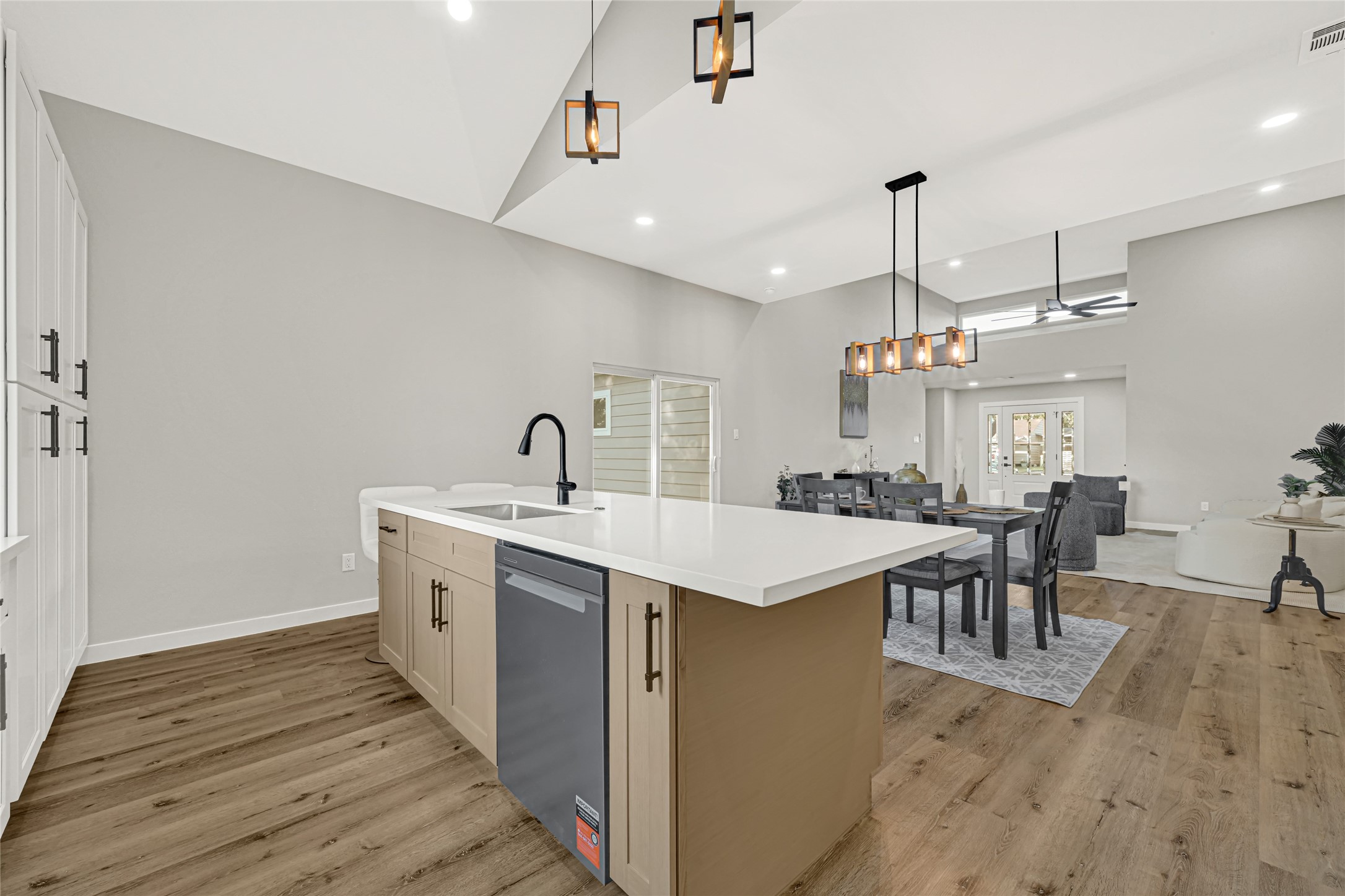 1111 Sunset Drive, Pasadena, TX 77506