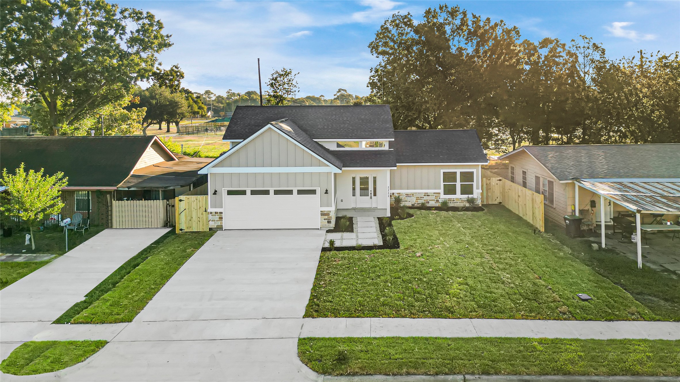 1111 Sunset Drive, Pasadena, TX 77506