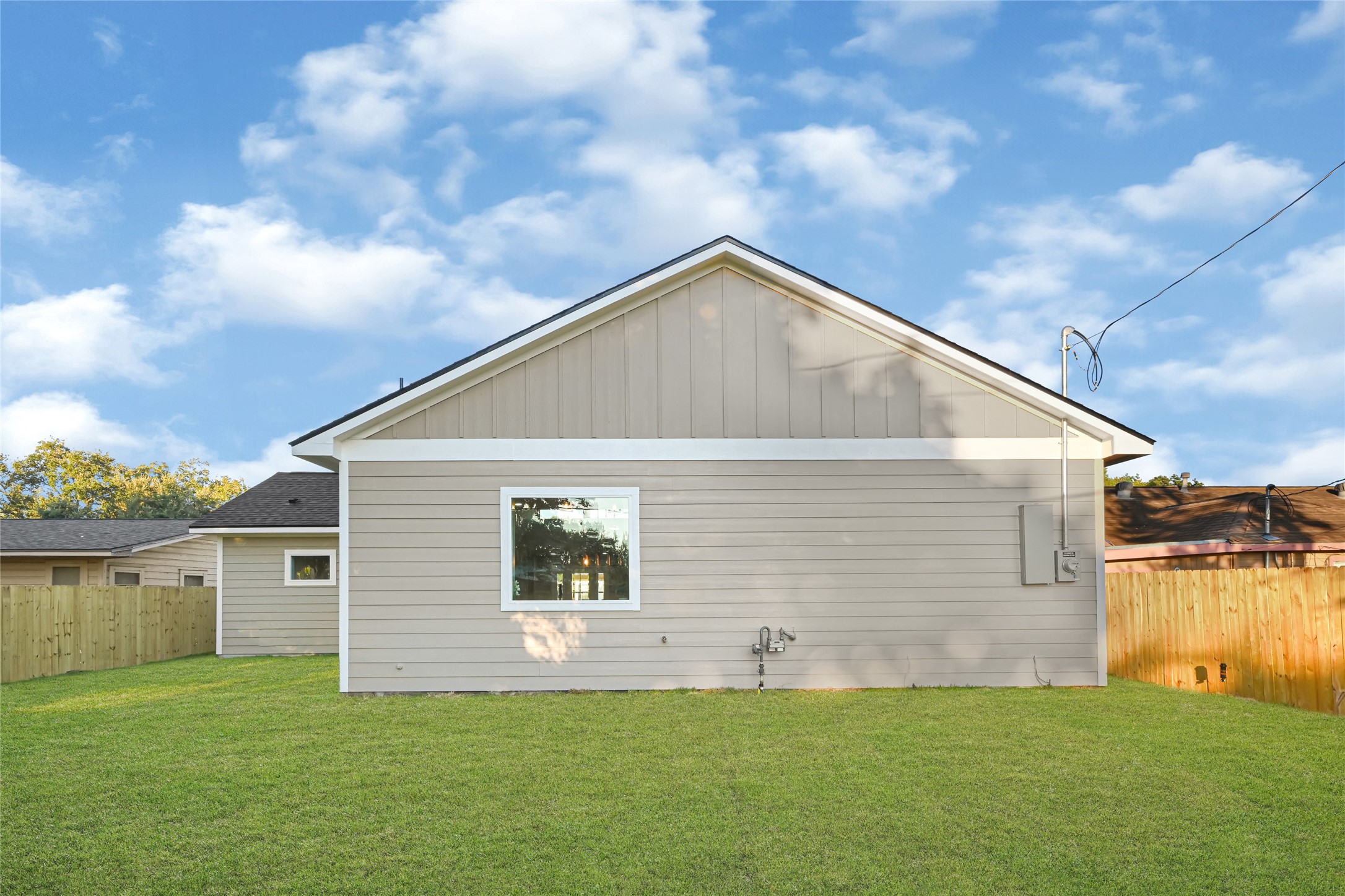 1111 Sunset Drive, Pasadena, TX 77506