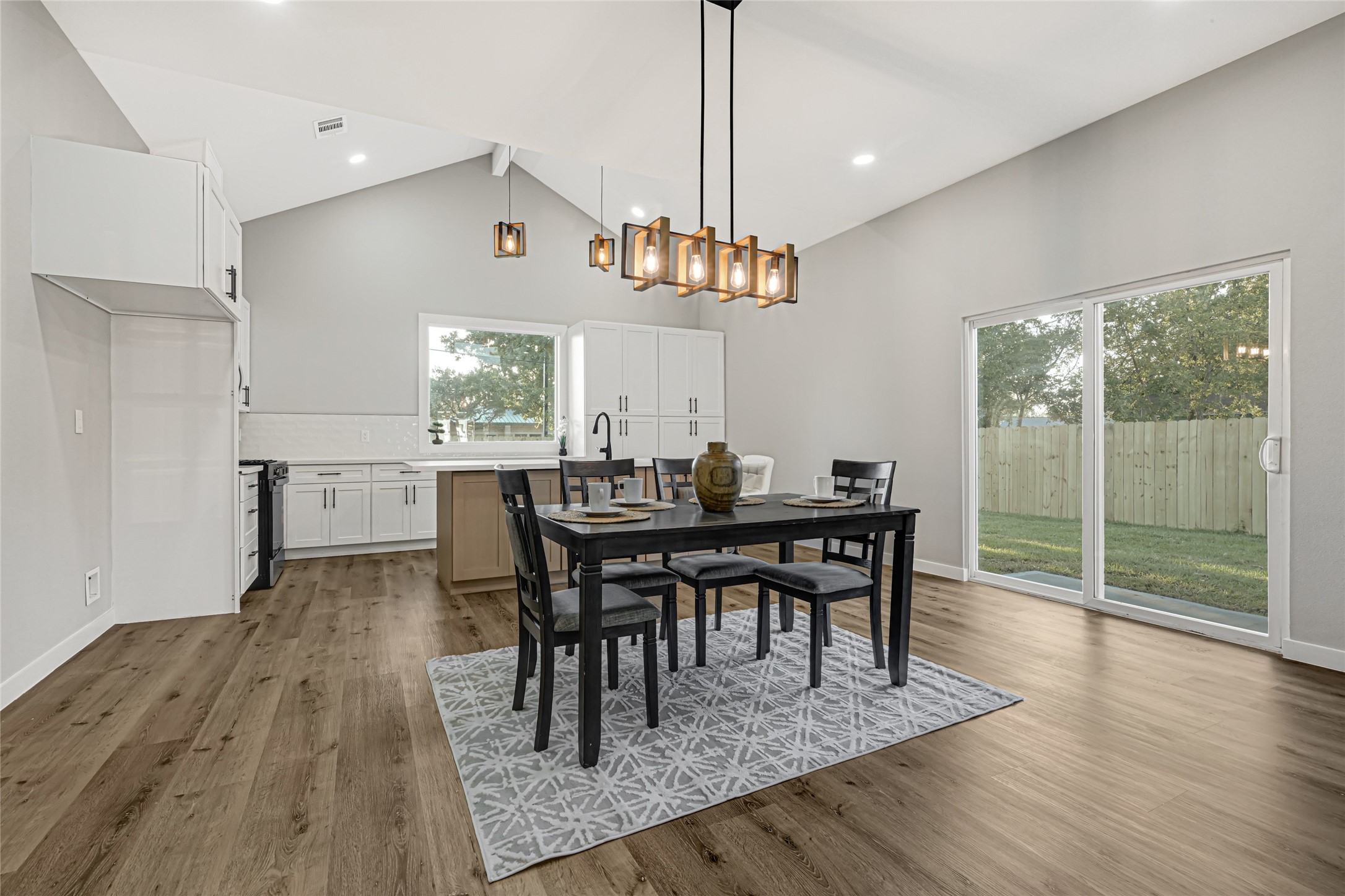 1111 Sunset Drive, Pasadena, TX 77506