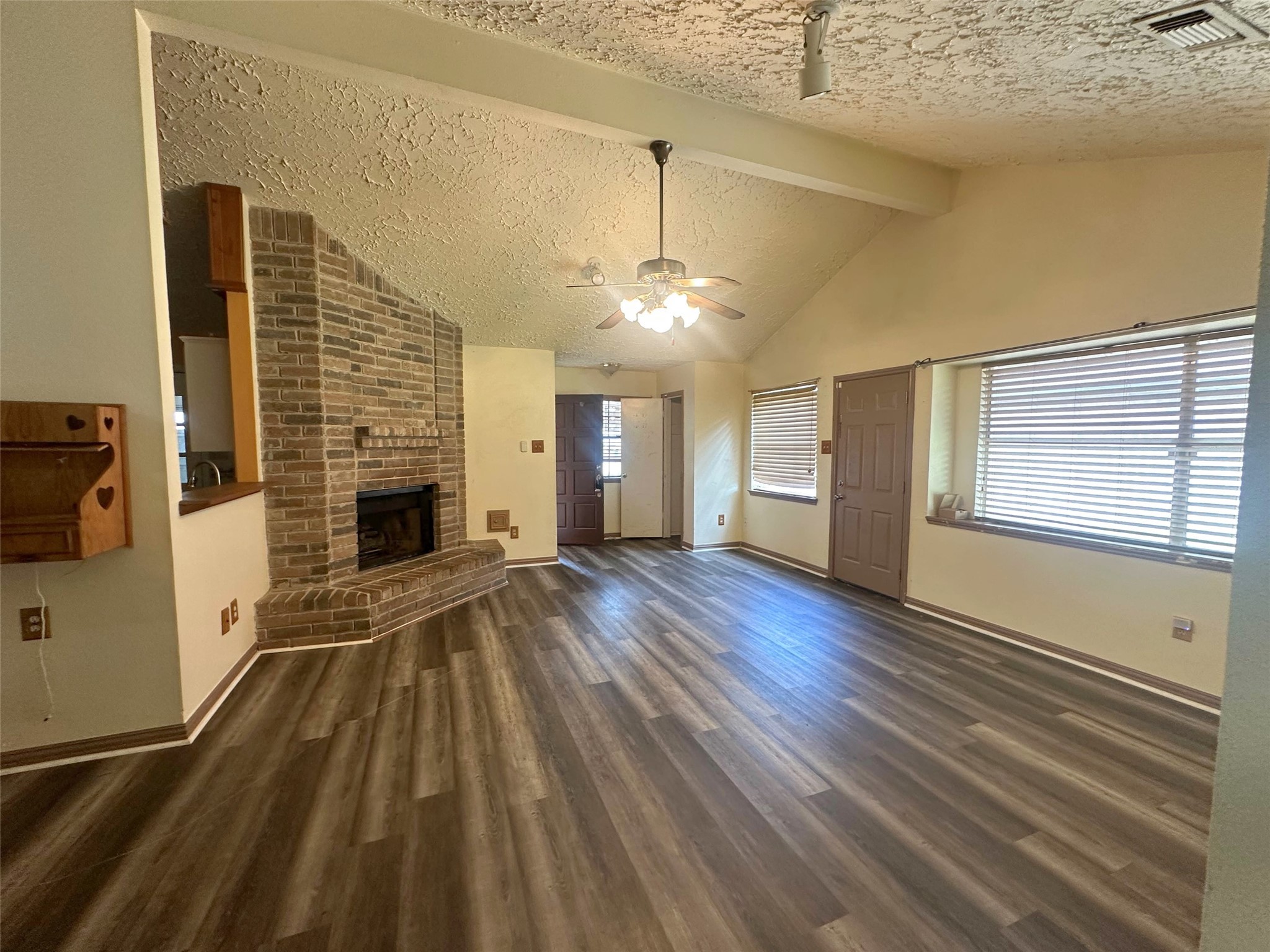 40 Crestbriar Court, Baytown, TX 77521 40 Crestbriar Court, Baytown, TX 77521