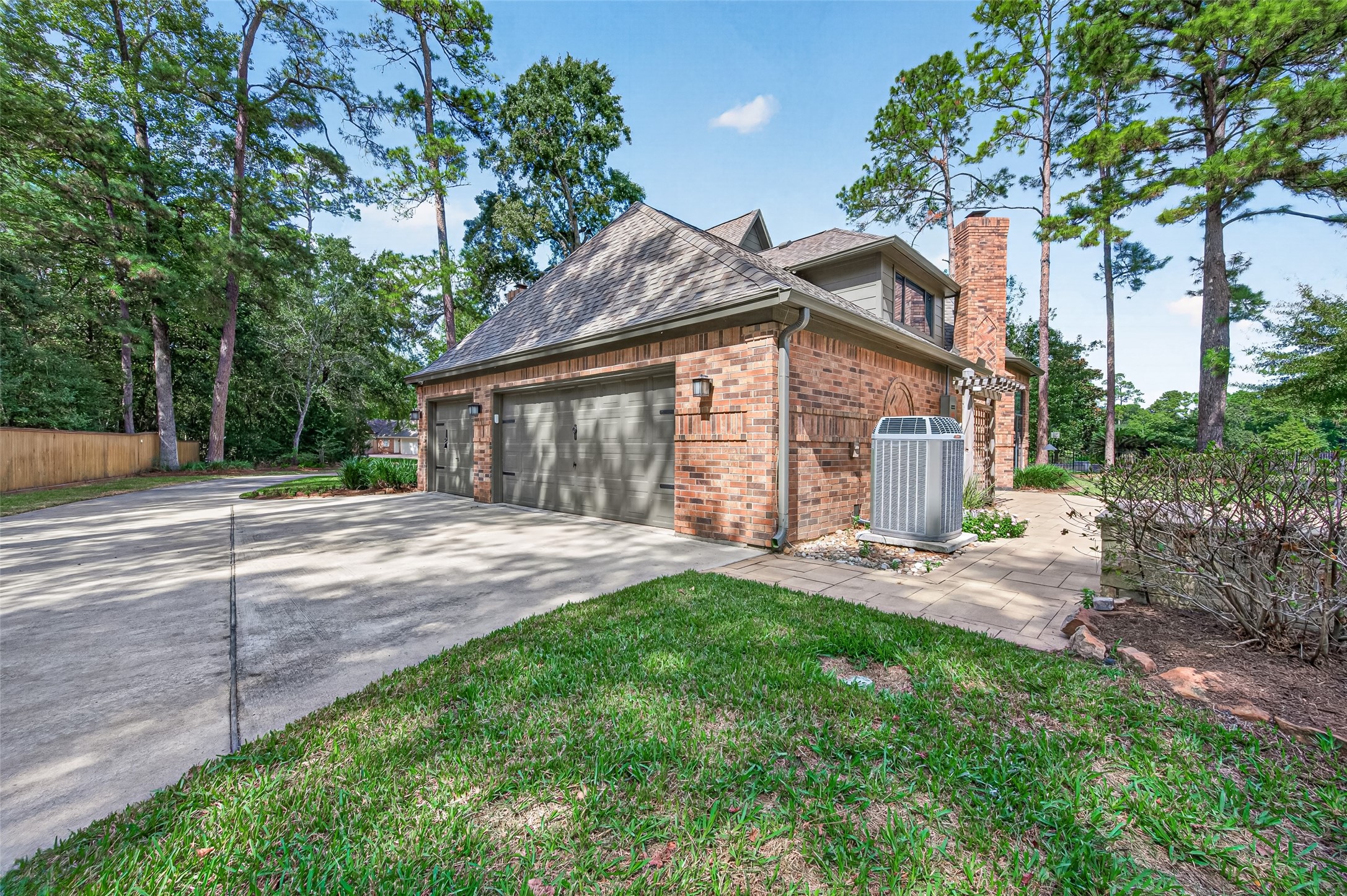 2 Turtle Rock Court, Spring, TX 77381