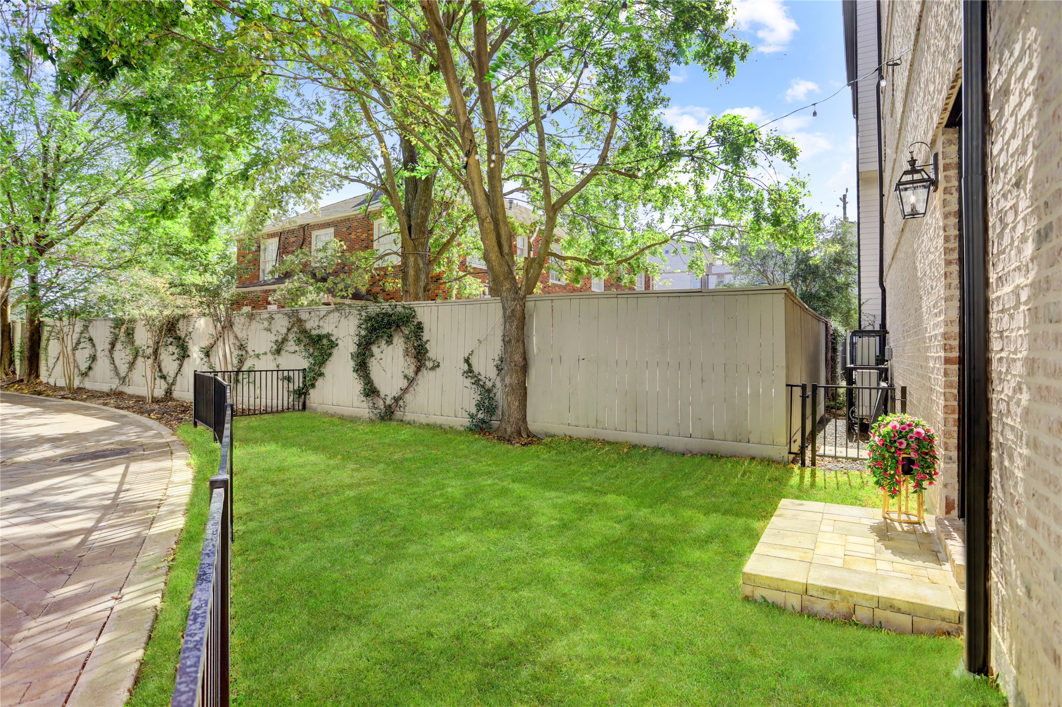 620 Delano Street, Houston, TX 77003