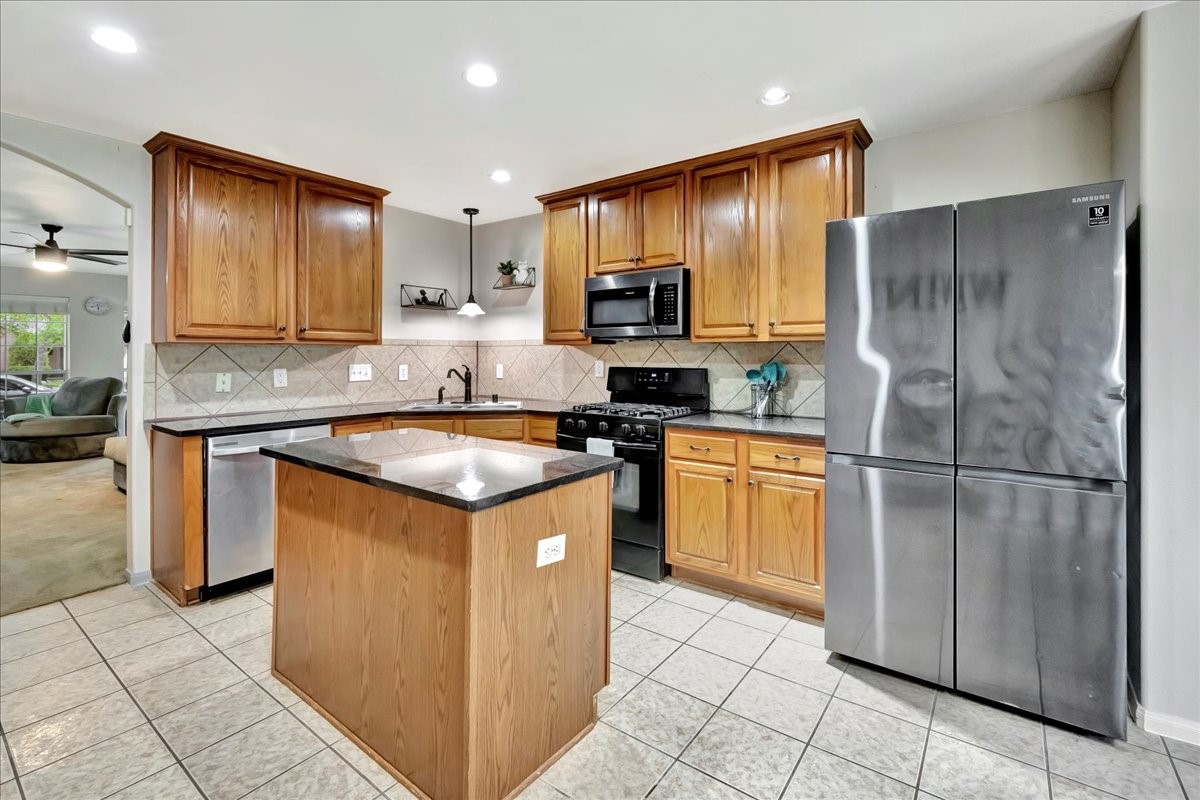 4026 Bentwood Drive, Dickinson, TX 77539