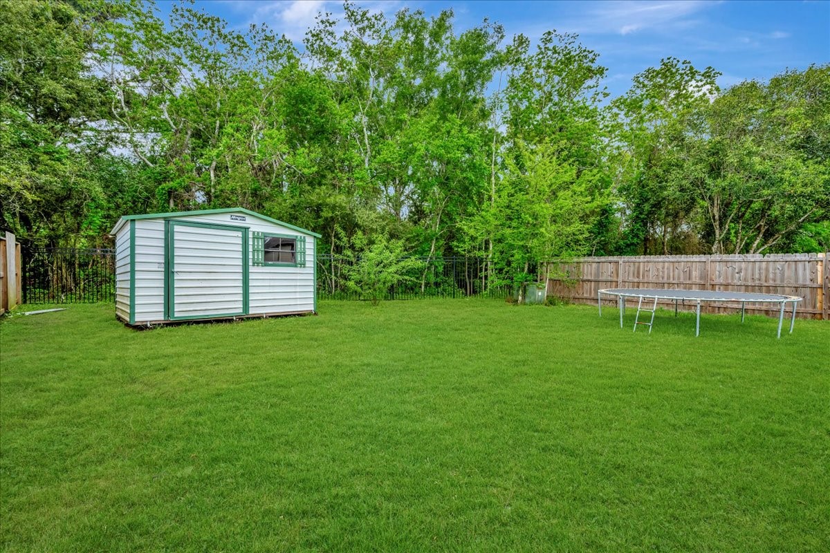 4026 Bentwood Drive, Dickinson, TX 77539