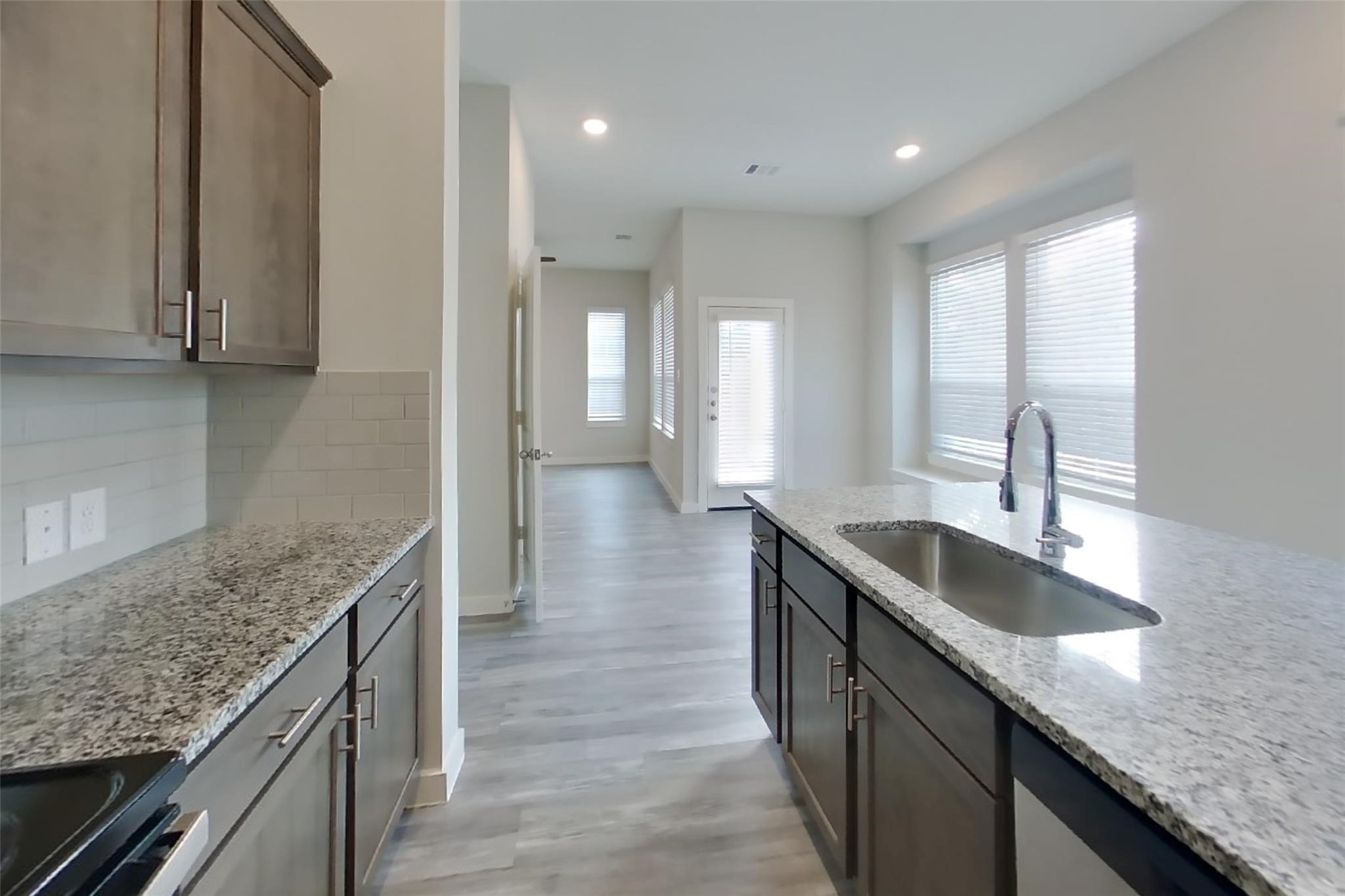 9835 Willow Creek Commerce, #524, Tomball, TX 77375