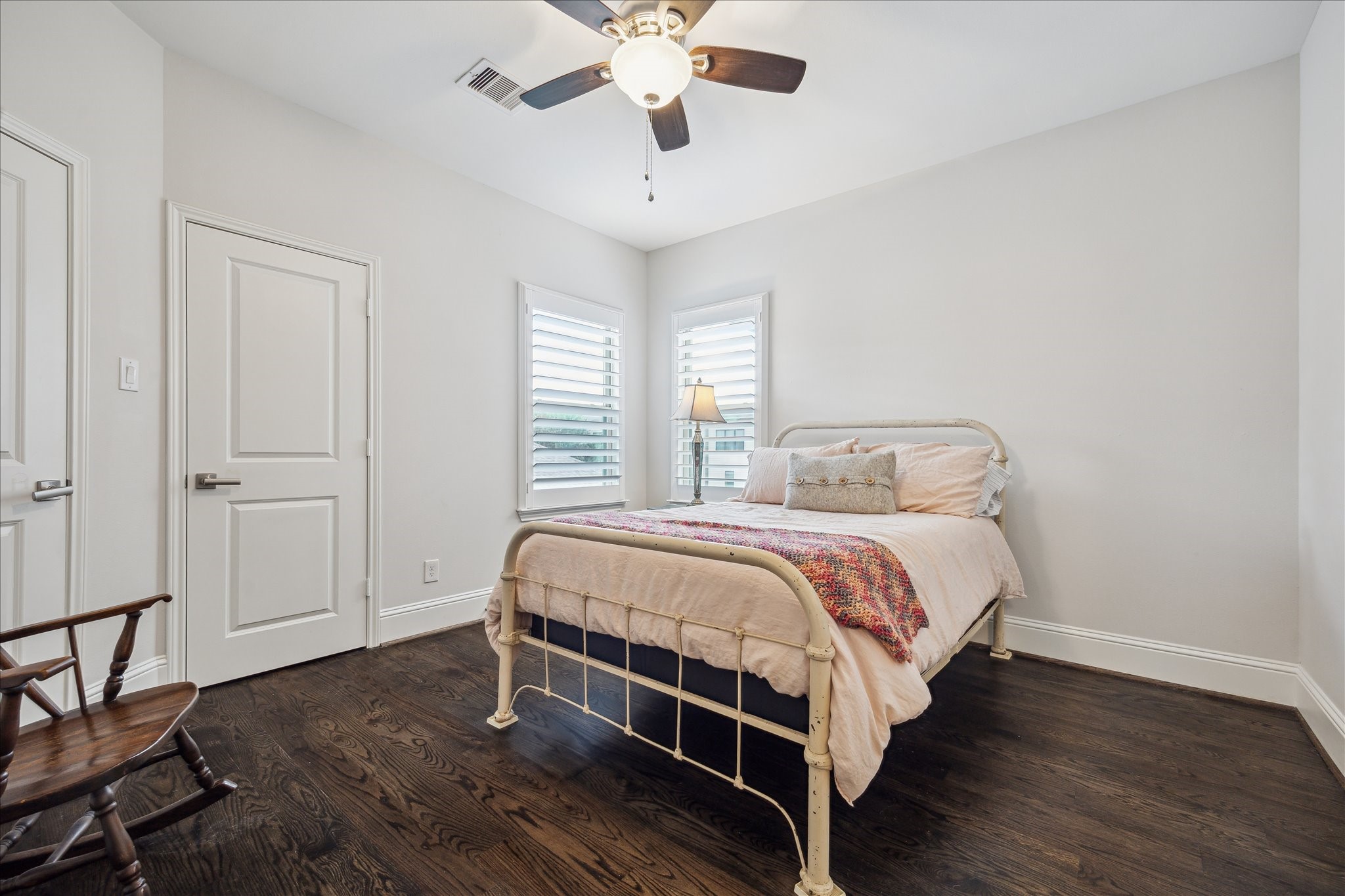 Secondary bedroom
