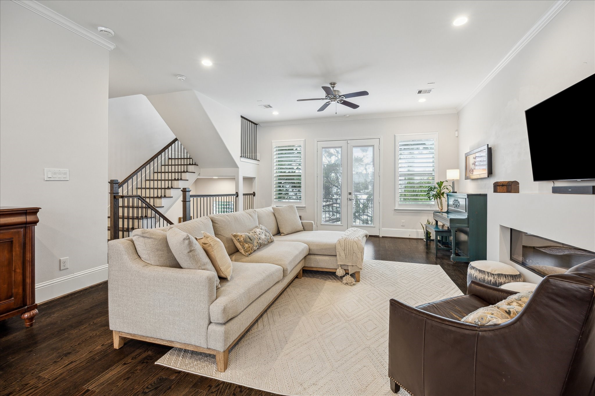 Second floor living