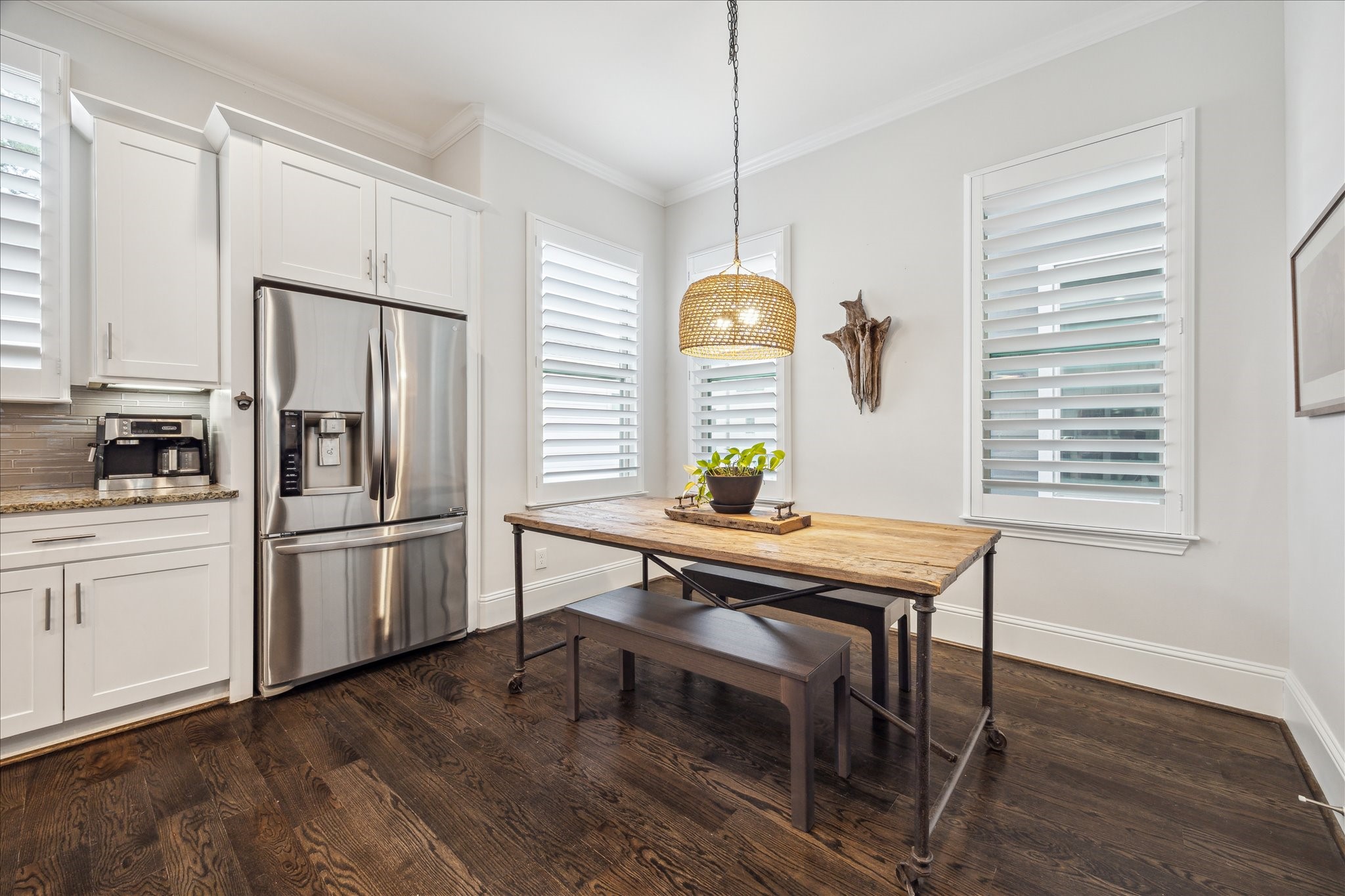 Eat-in dining space