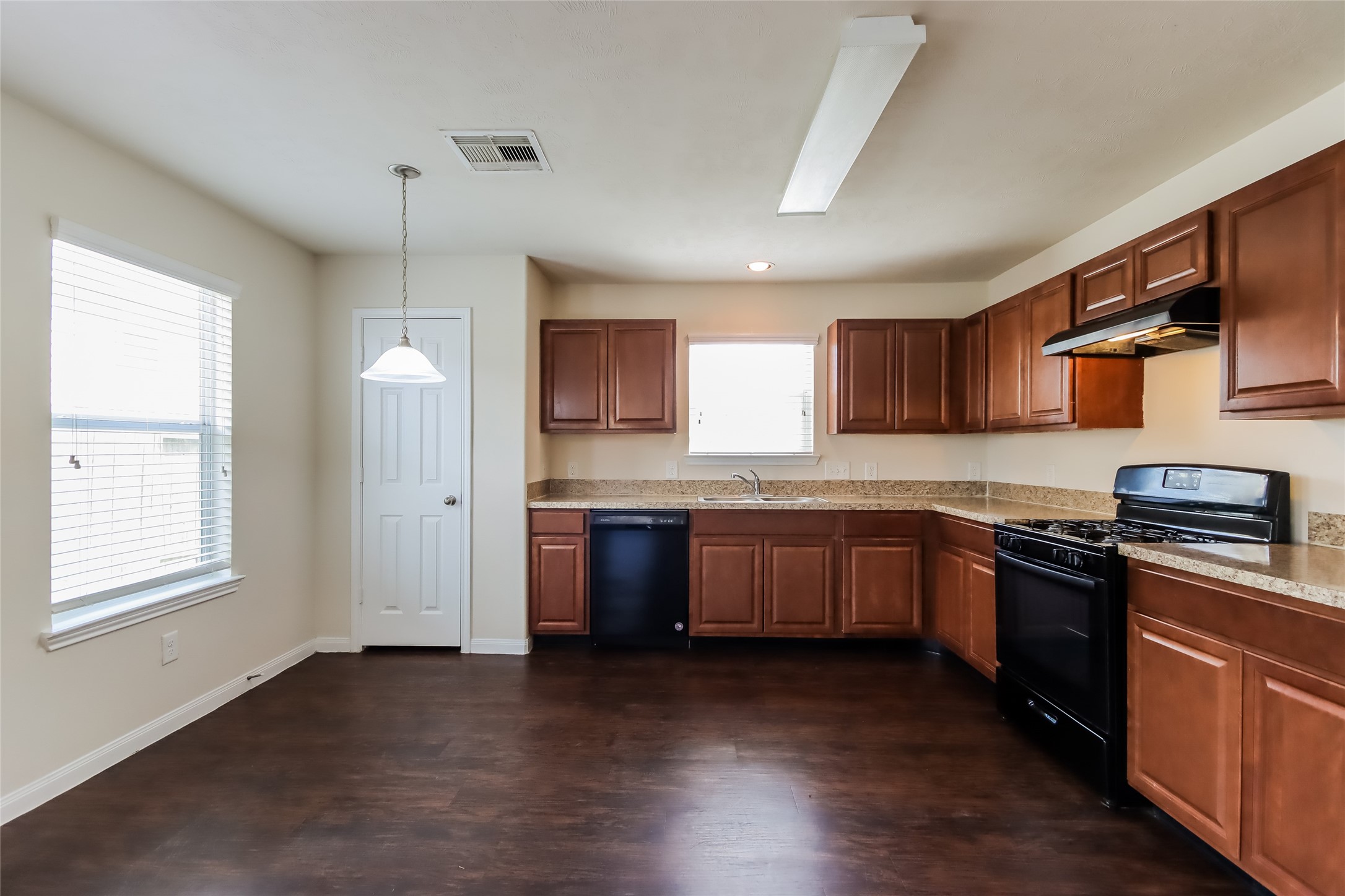 Photos may be representative of the floor plan and not the exact home. Finishes, layout, and features of the actual property for lease may vary. Photos may be representative of the floor plan and not the exact home. Finishes, layout, and features of the actual property for lease may vary.