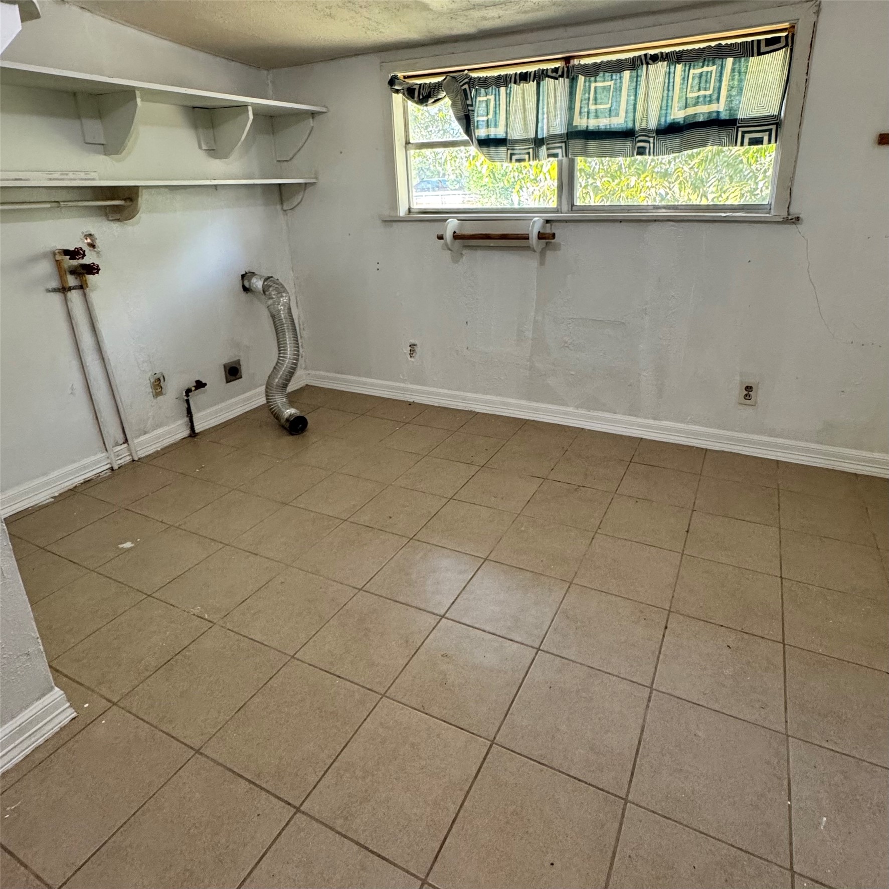 2715 E Cedar Bayou Lynchburg Road, Baytown, TX 77521