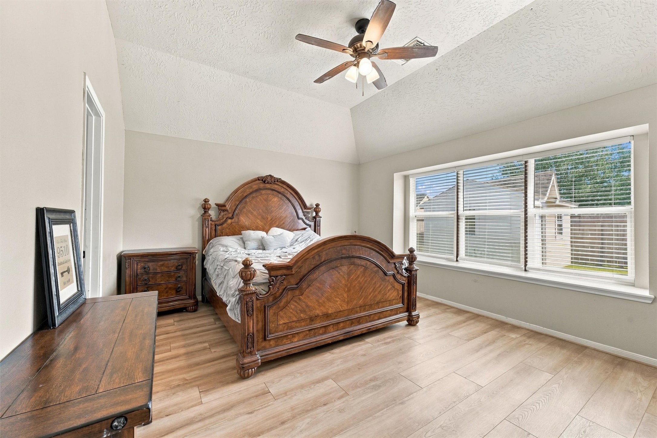 9510 Paintbrush Ledge Lane, Pearland, TX 77089