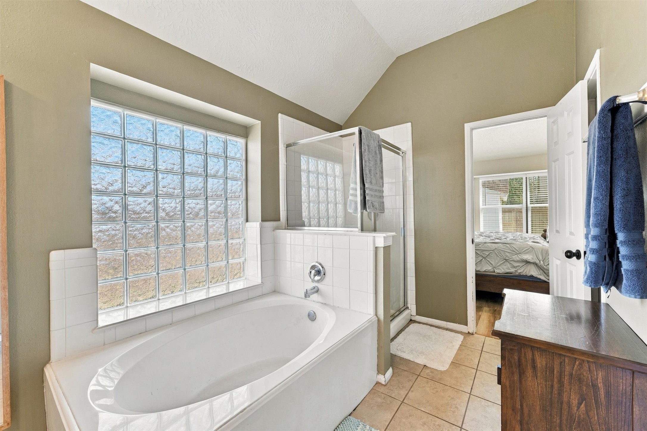 9510 Paintbrush Ledge Lane, Pearland, TX 77089