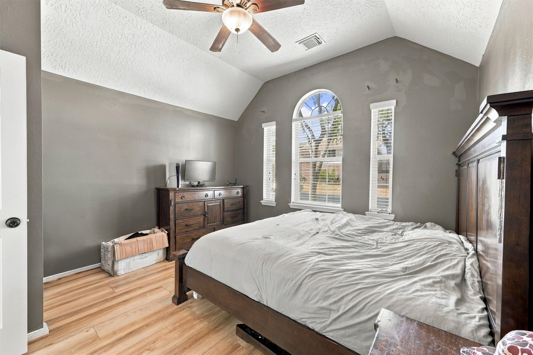 9510 Paintbrush Ledge Lane, Pearland, TX 77089