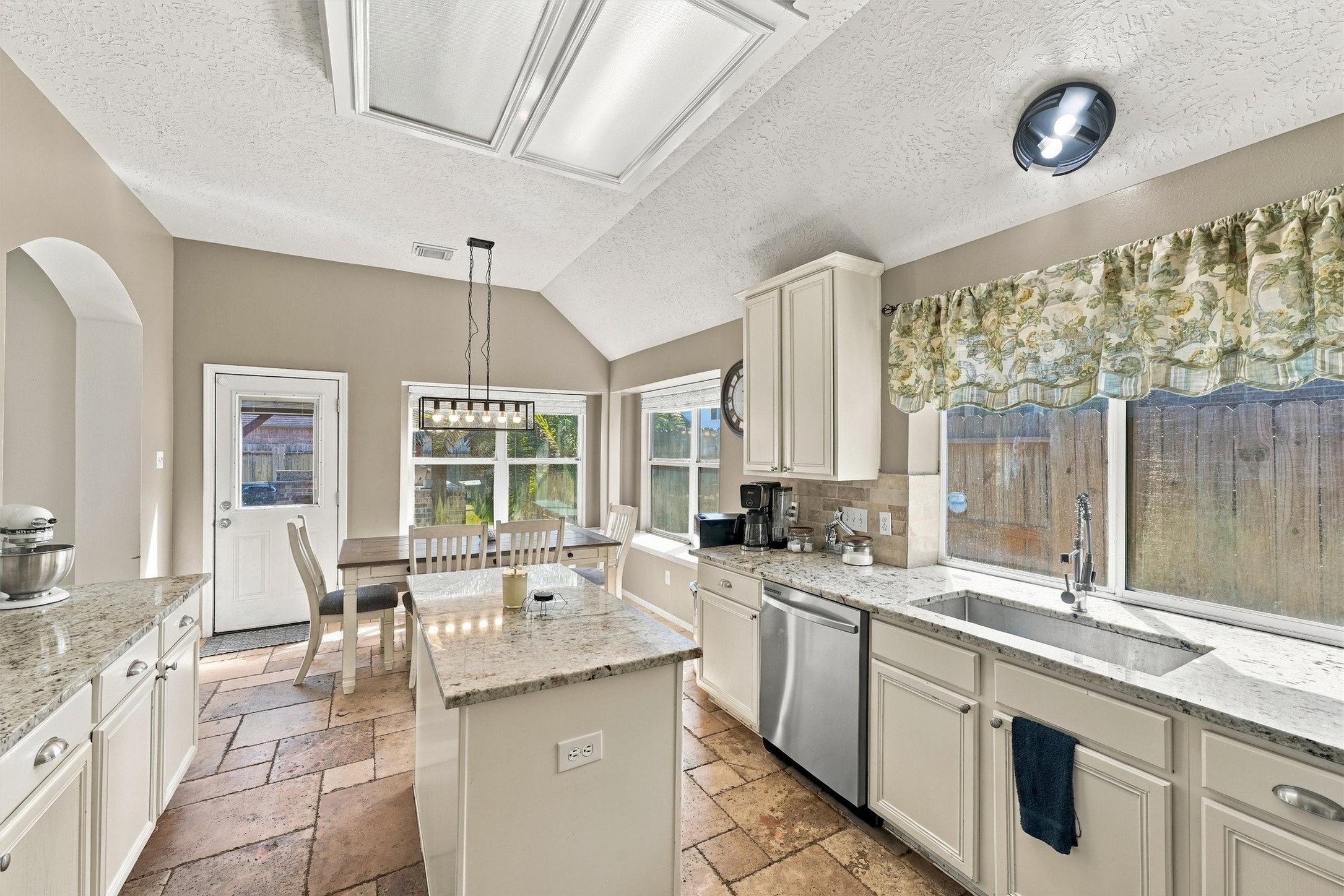 9510 Paintbrush Ledge Lane, Pearland, TX 77089