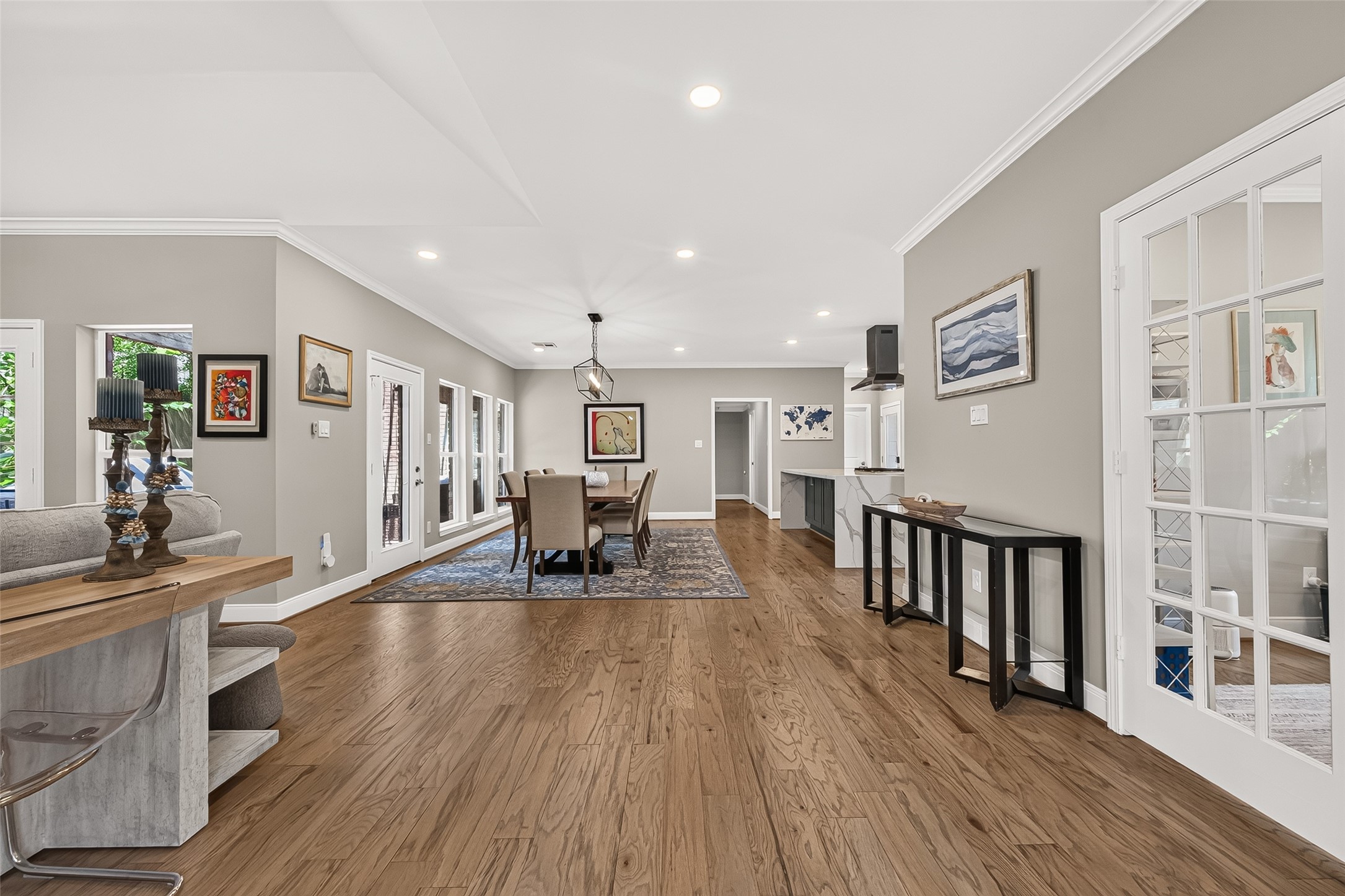 What a great open layout from the home's entry. The French doors to the right lead to the study.