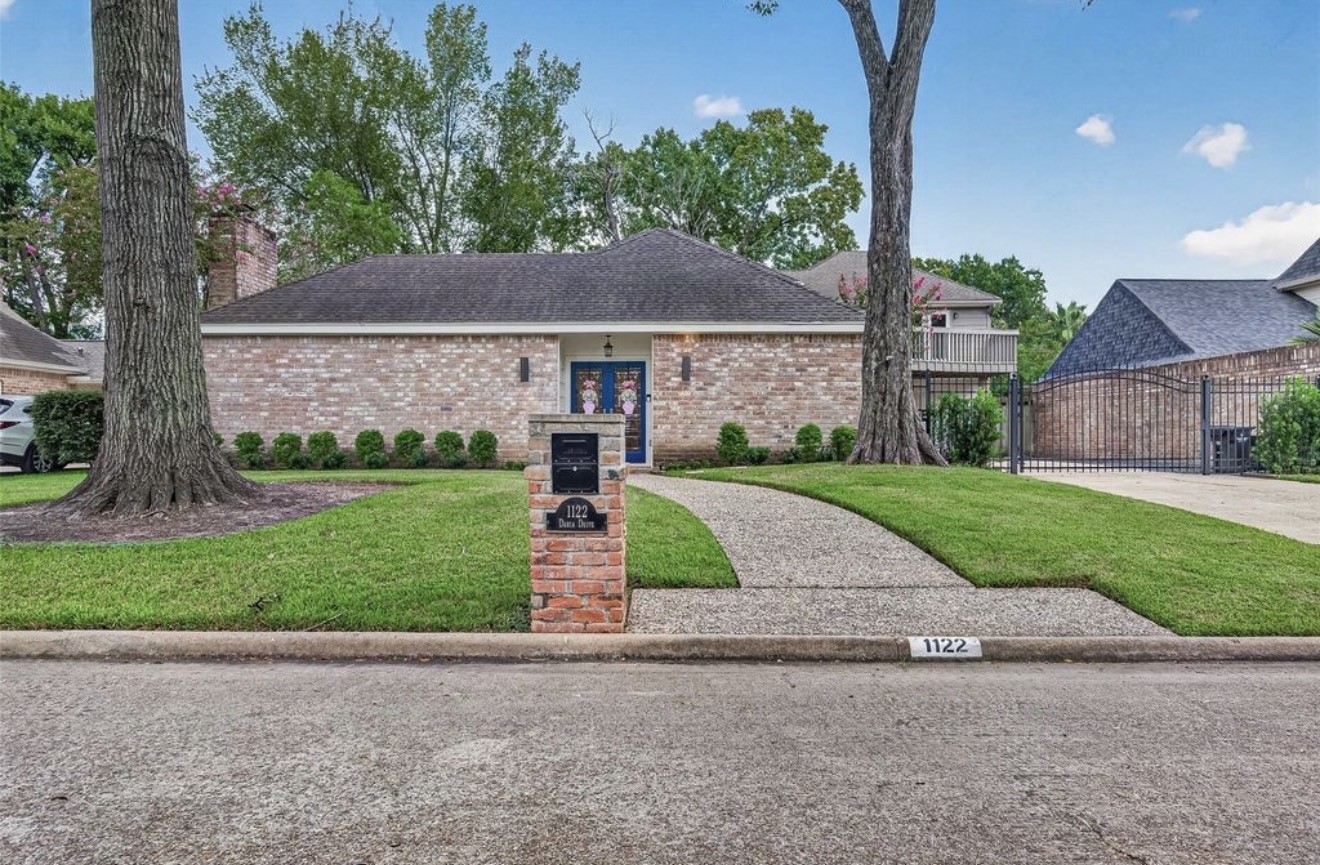 Great front yard!