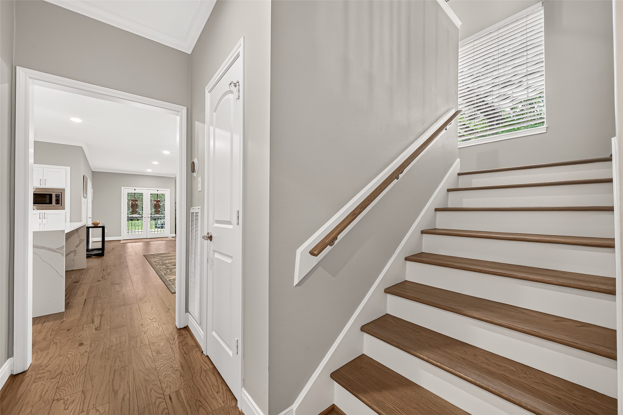 Let's go upstairs!