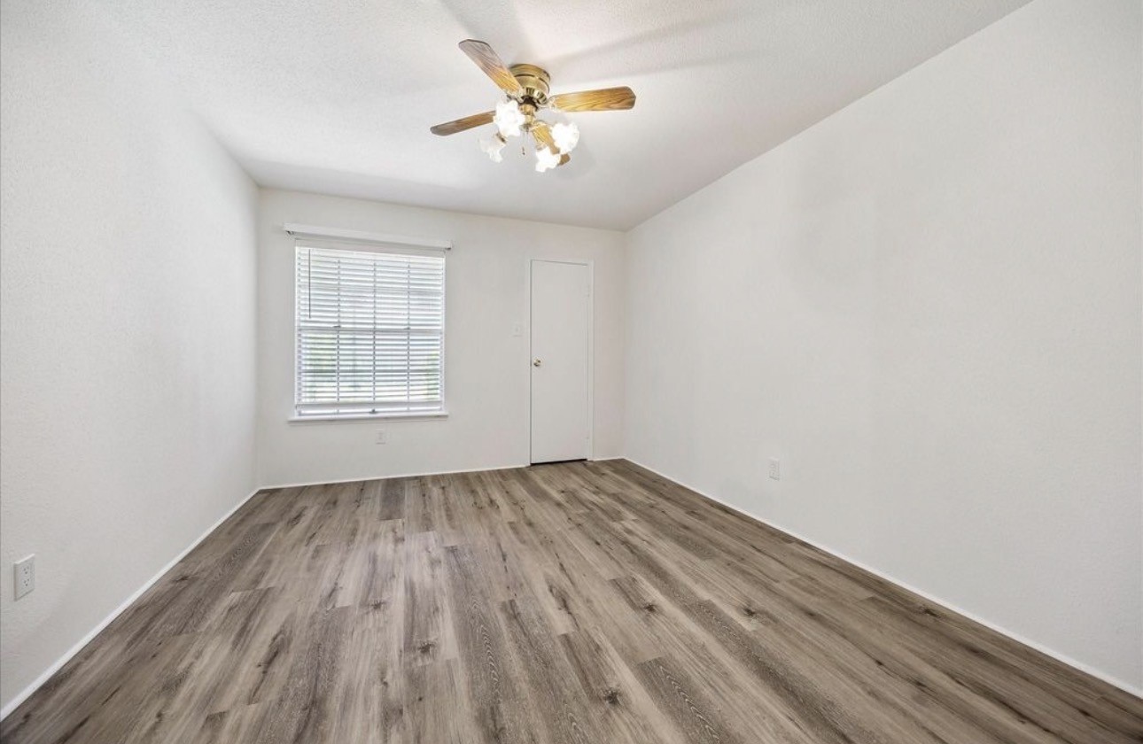 6500 Sands Point Drive, #407, Houston, TX 77074