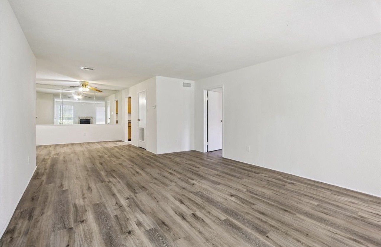 6500 Sands Point Drive, #407, Houston, TX 77074