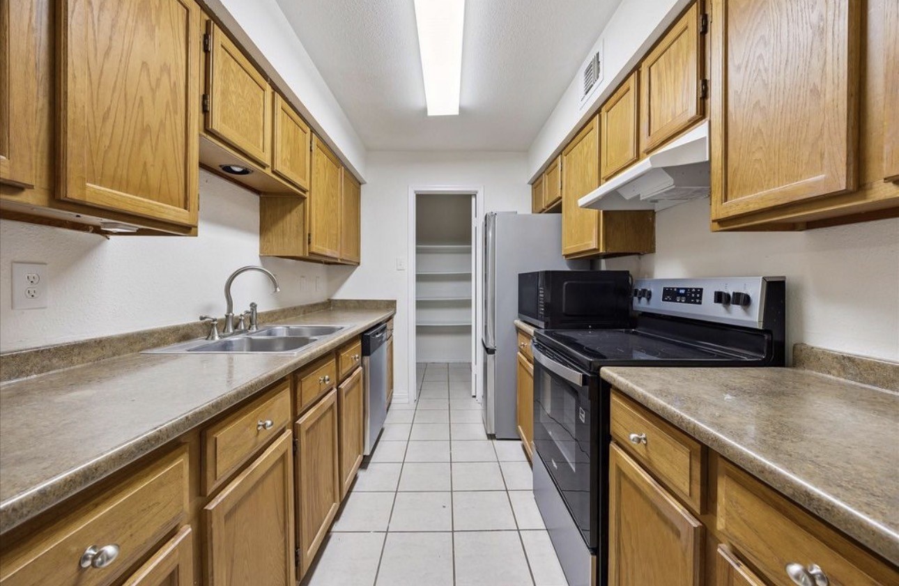 6500 Sands Point Drive, #407, Houston, TX 77074