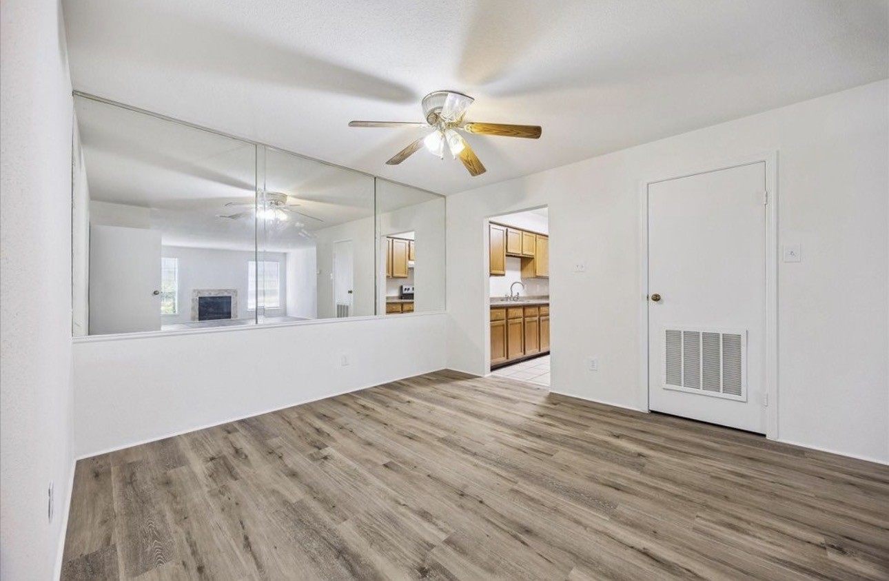 6500 Sands Point Drive, #407, Houston, TX 77074