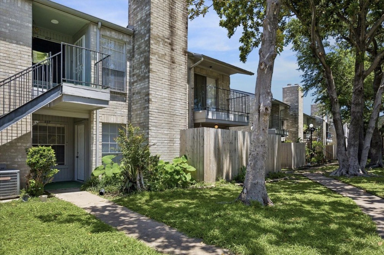 6500 Sands Point Drive, #407, Houston, TX 77074