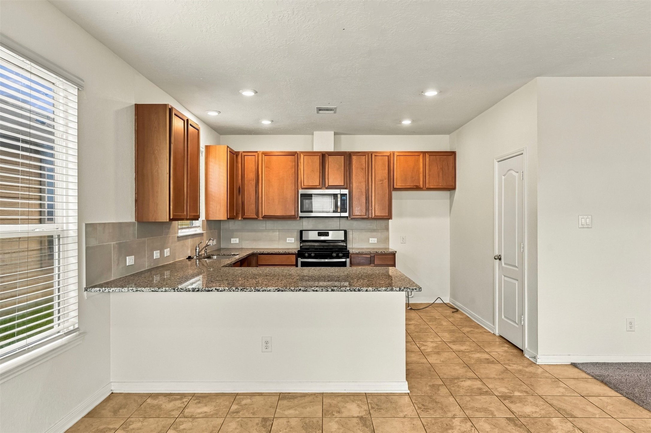 6021 Diamond Sky Lane, Houston, TX 77048