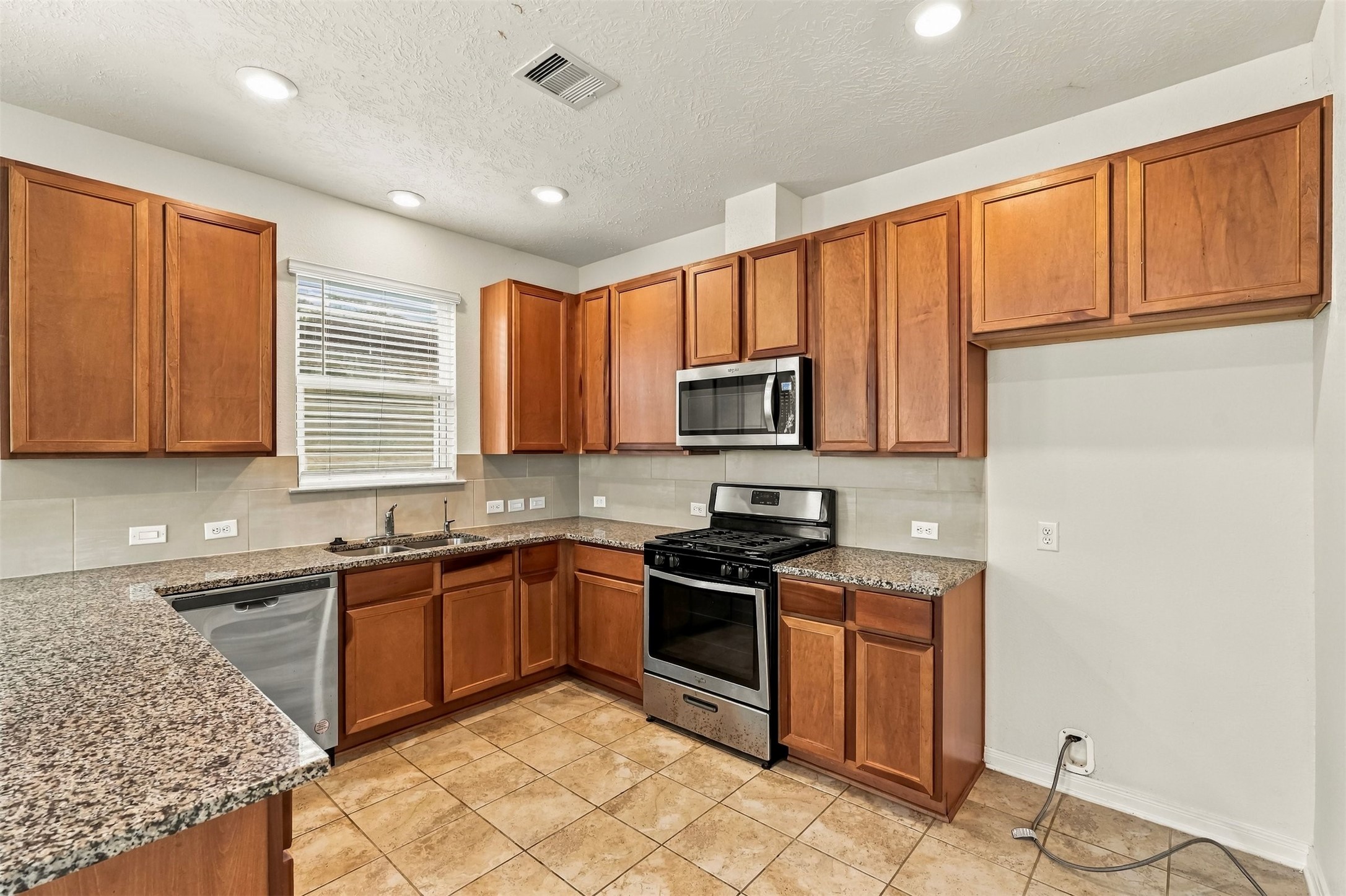 6021 Diamond Sky Lane, Houston, TX 77048
