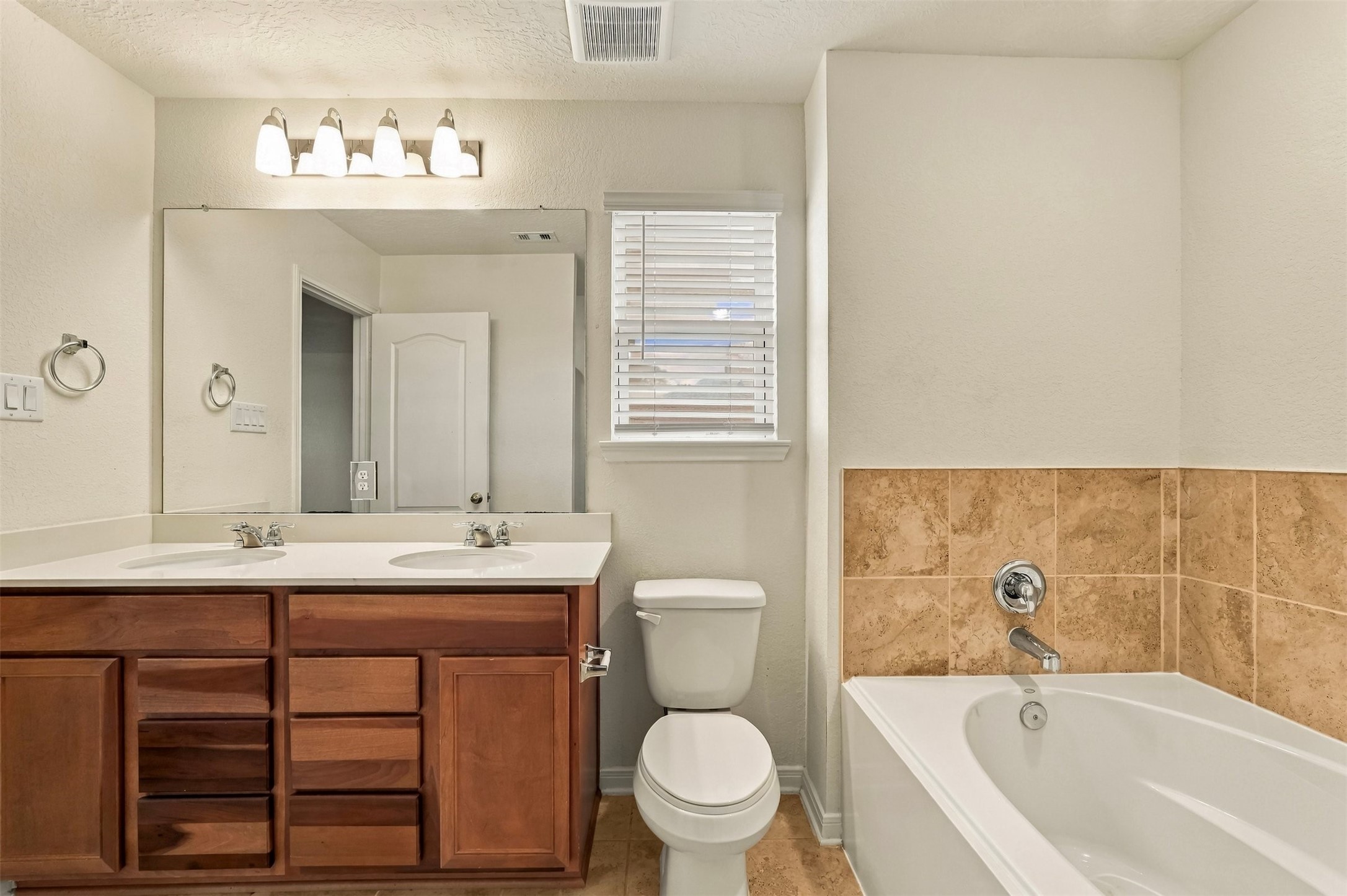 6021 Diamond Sky Lane, Houston, TX 77048