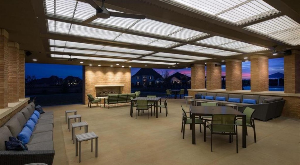 Elyson offers welcoming gathering spaces with comfortable seating and recreational areas for residents to enjoy.